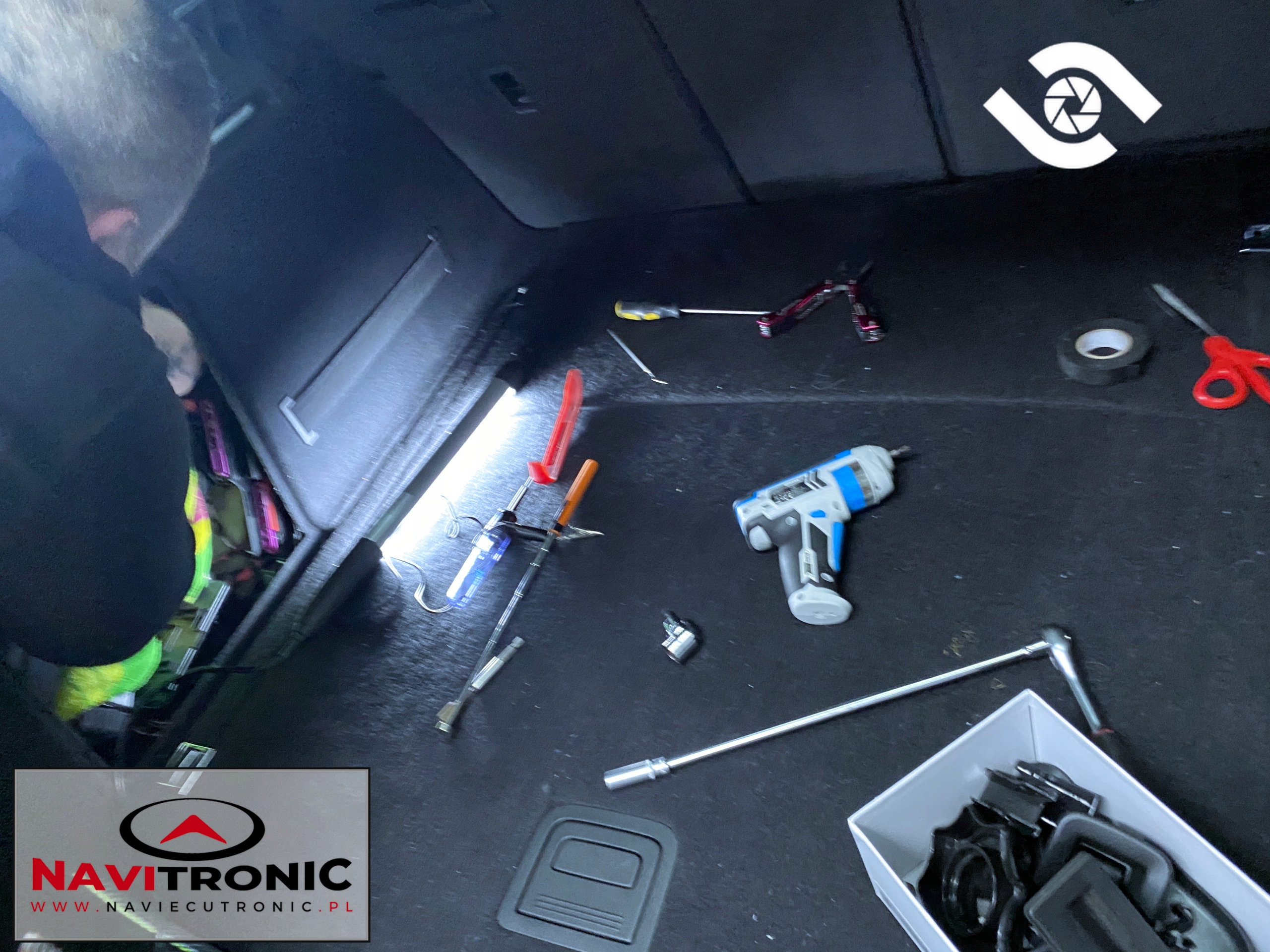 KAMERA COFANIA MONTAŻ AUDI VW SKODA ORYGINALNA Producent części AccessPRO