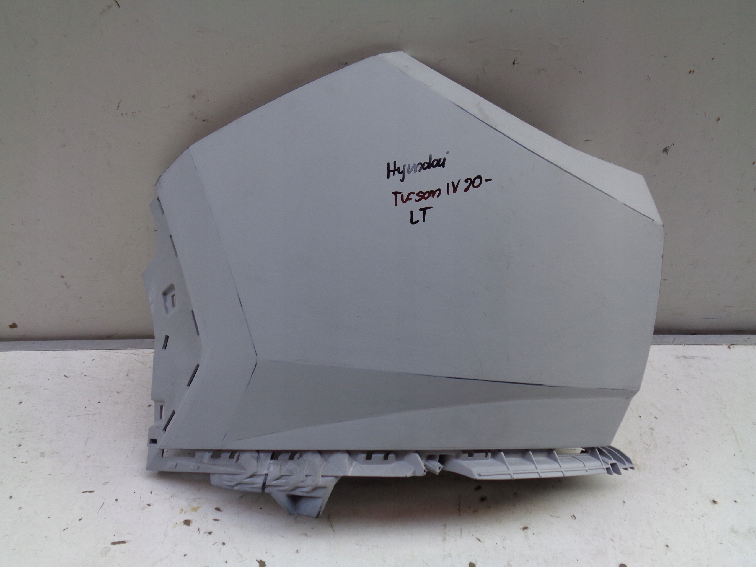 corner of a bumper left rear HYUNDAI TUCSON IV 20
