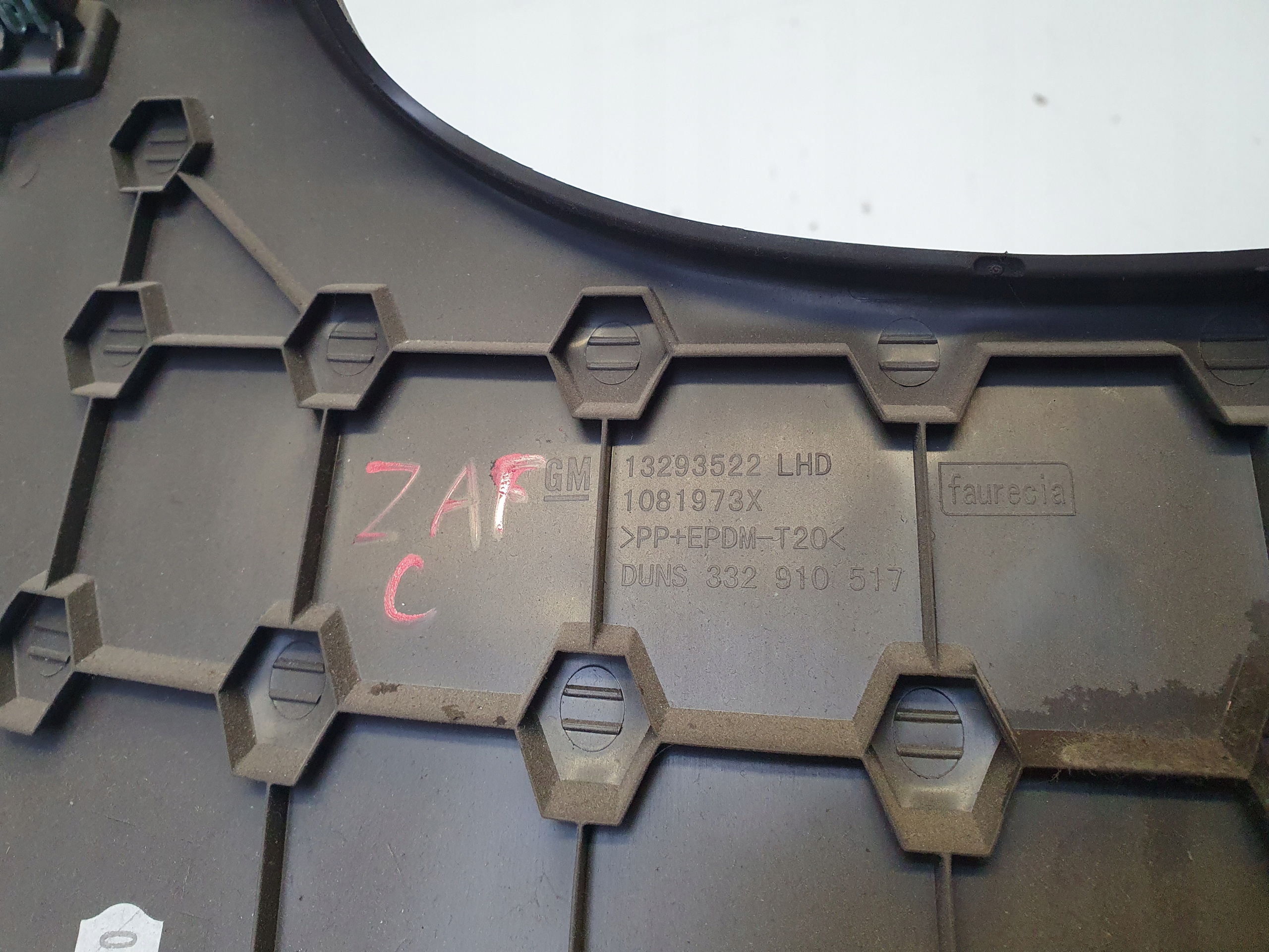OPEL ZAFIRA C passenger compartment driver´s cover consoles
