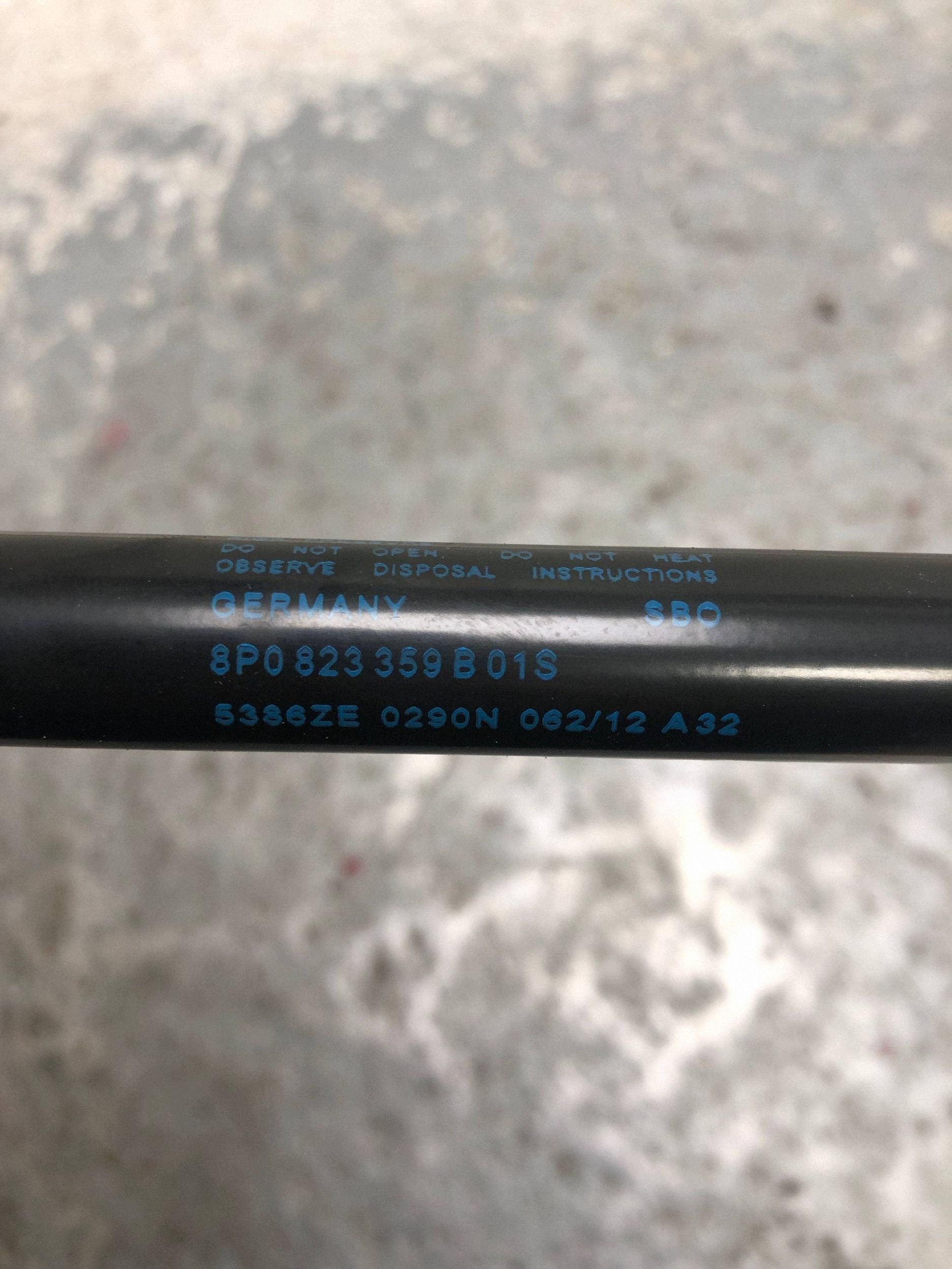 damper bonnets AUDI A3 8P LIFT 8P0823359B