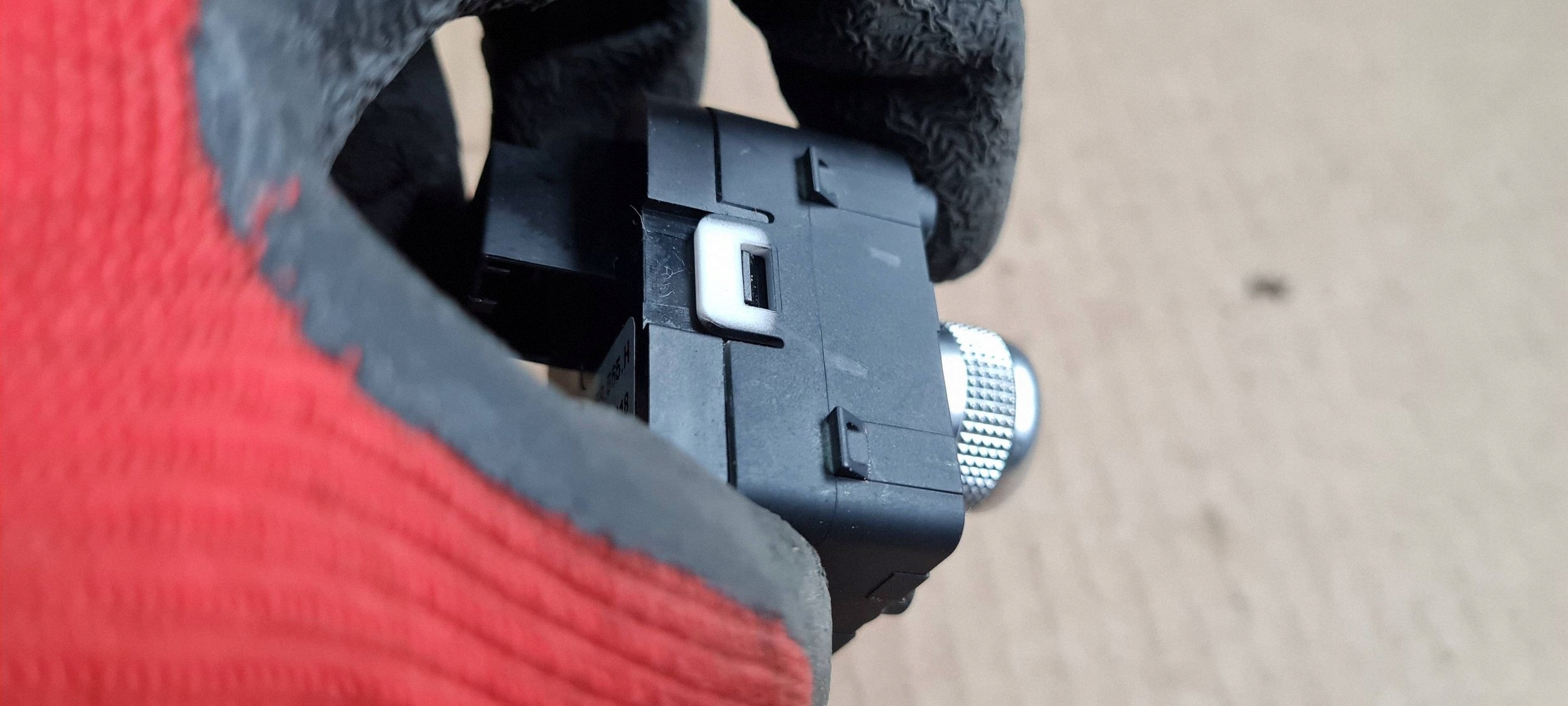 A4 B9 8W PANEL Regulations- der Spiegel 4M0959565H A5 8W Q5 A6