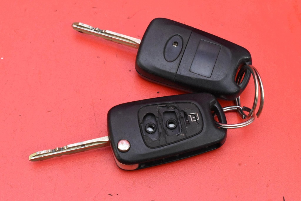 ignition key AMZDC2 KIA SOUL 1 and 1.6 CRDI 128 KM 08-11
