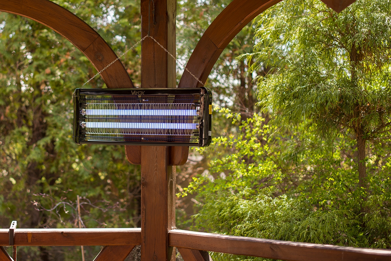 LAMPA OWADOBÓJCZA UV NA KOMARY ELEKTRYCZNA PUŁAPKA NA MUCHY MOCNA PRO VAYOX Zastosowanie przeciwko komarom molom muchom osom
