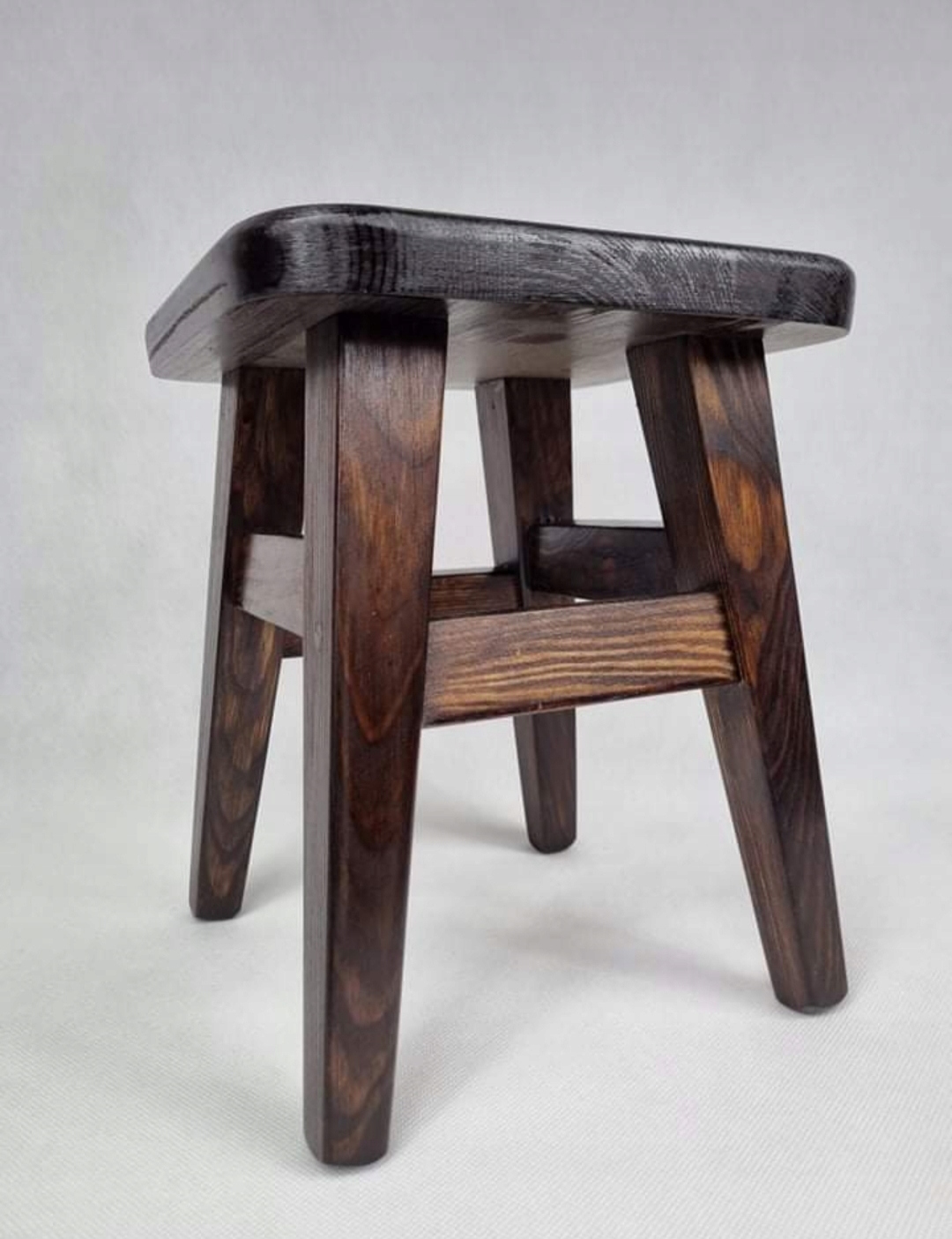 Taboret drewniany kuchenny sosnowy 45cm kolor brąz Kod producenta DREWNIANY SOSNOWY