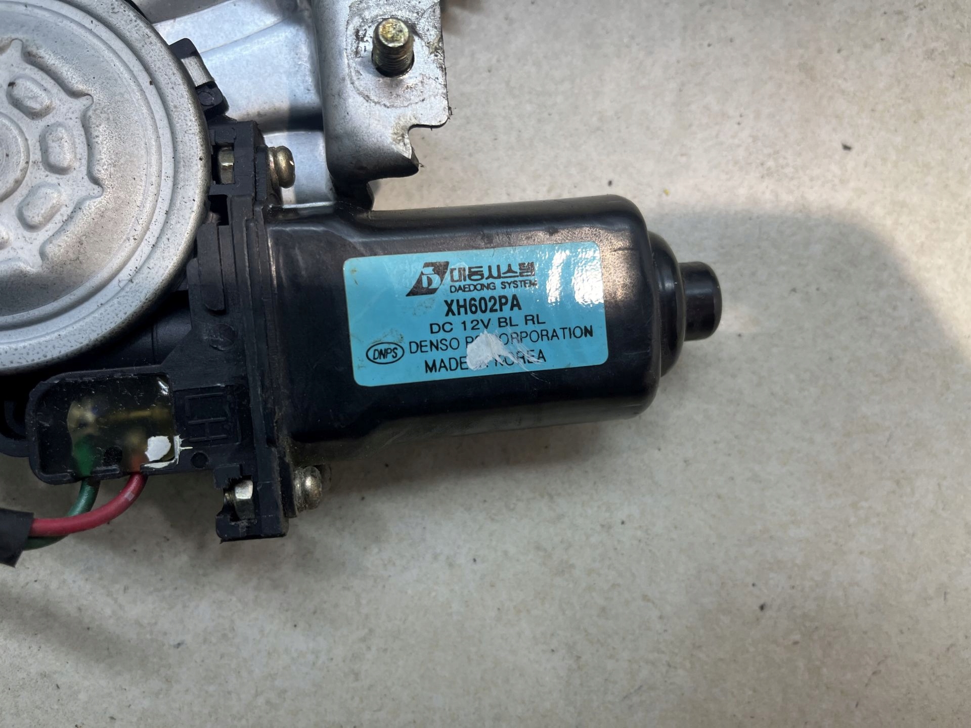 window regulator left rear part KIA SORENTO and 2.5 CRDI XH602PA