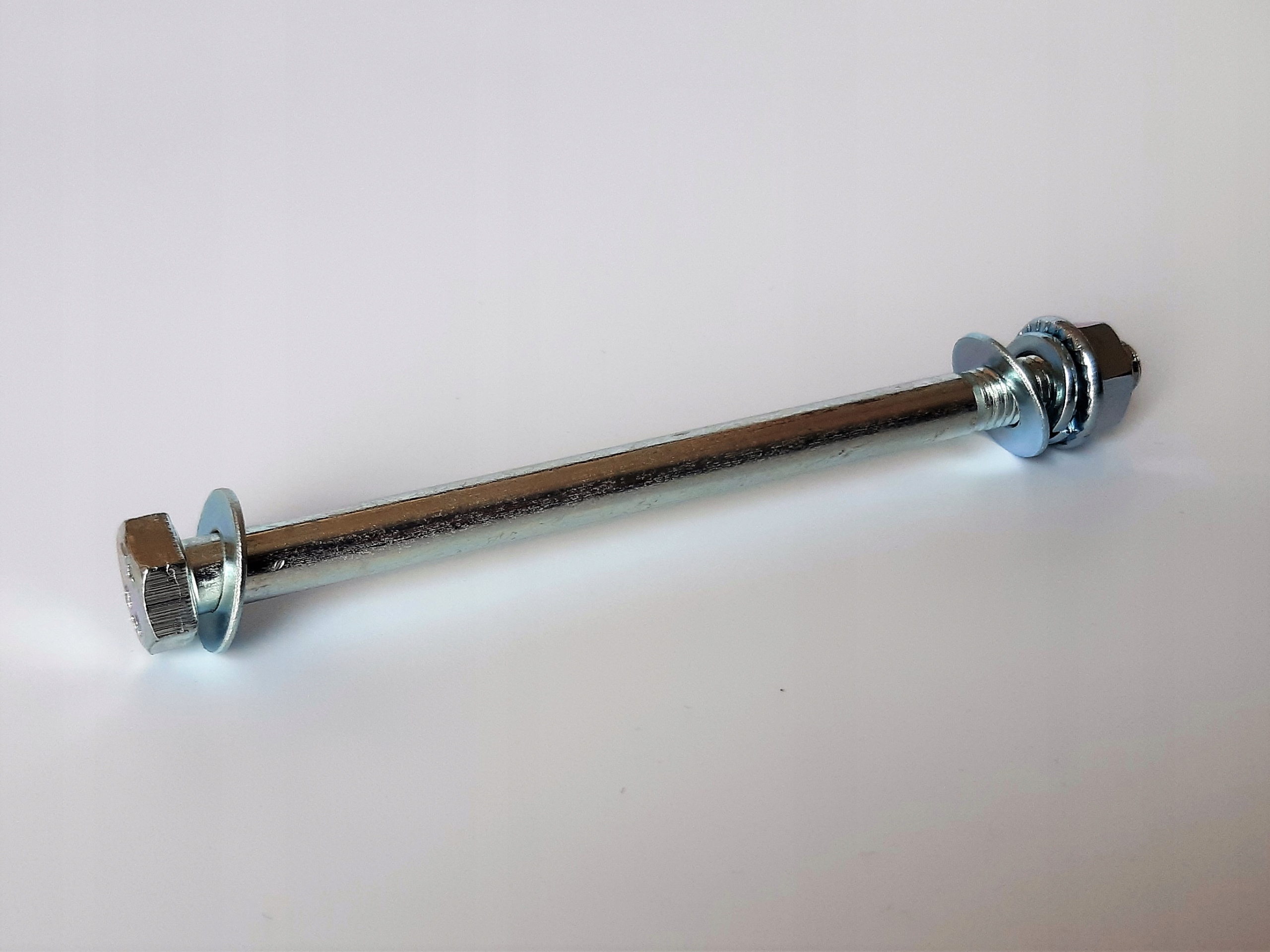 Śruba M8x120 do przykręcenia podstawy do słupa Marka inna