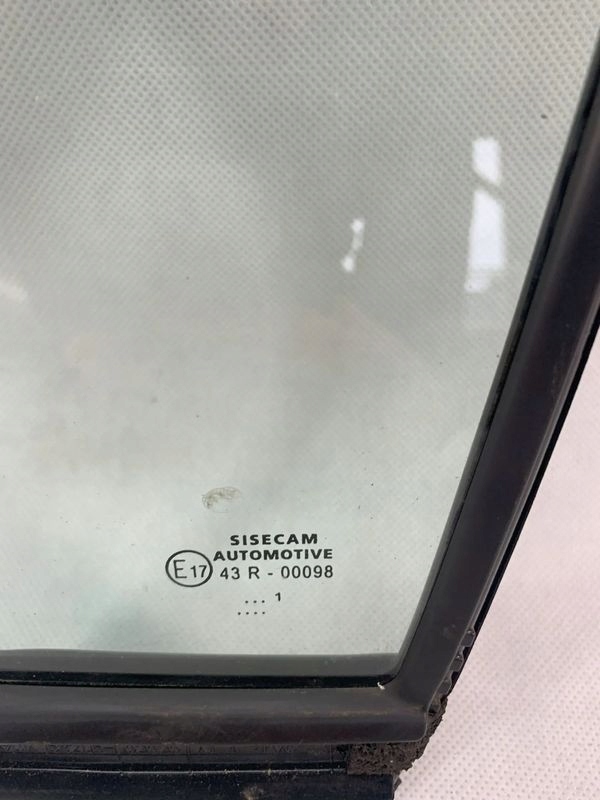 Toyota Corolla E21 23r window door left front front 2023