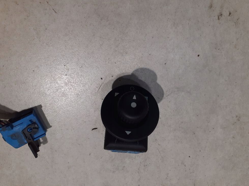 switch, button control of mirrors CITROEN C3 1.4 HDI