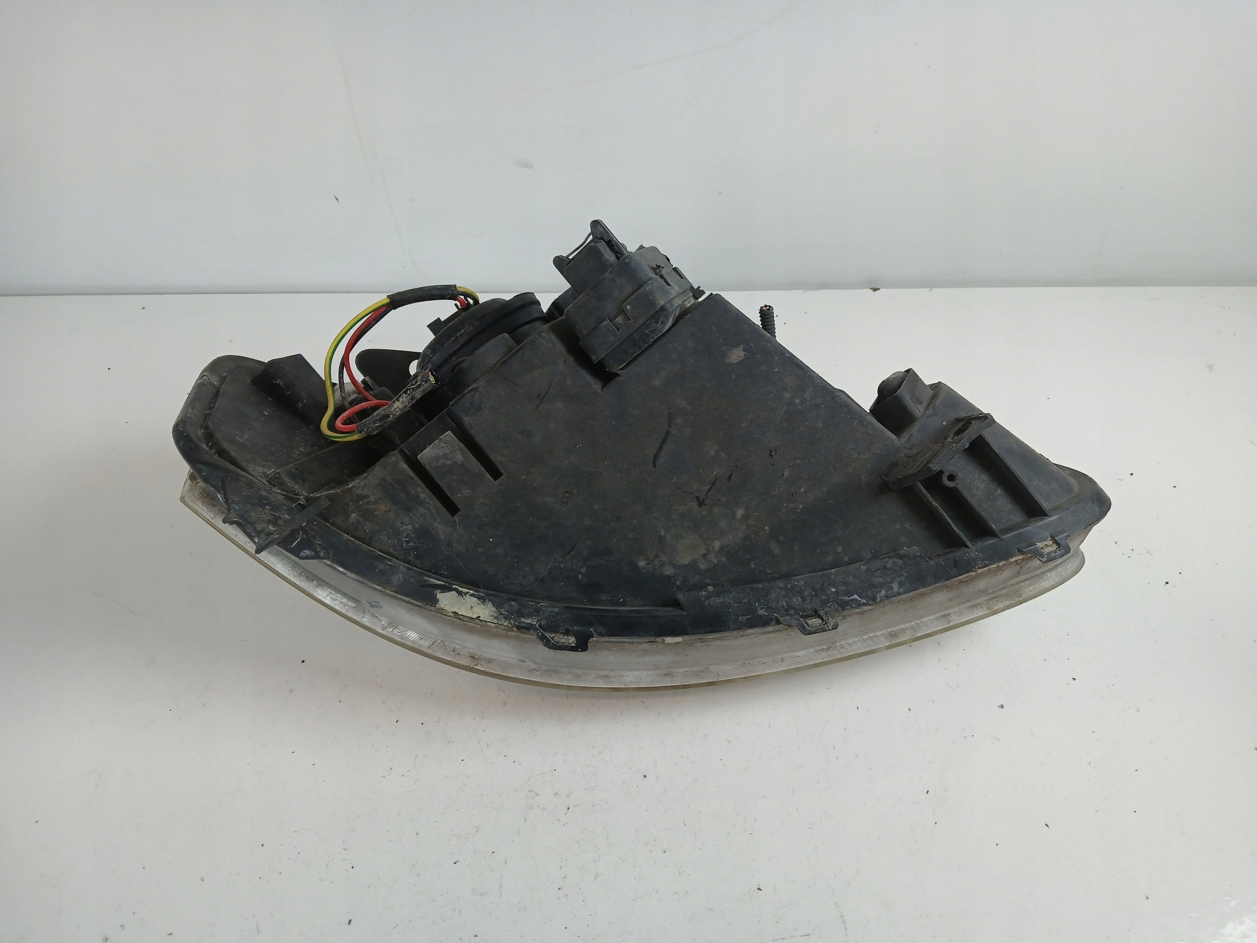 VW FOX Feux phare Gauche Avant