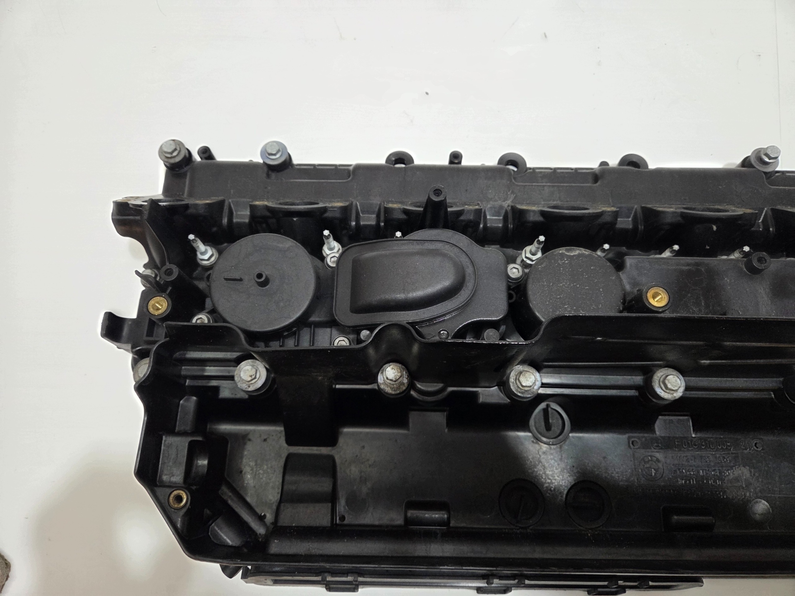 szelepfedél BMW E60 E61 3.0 D 306D3 7789395
