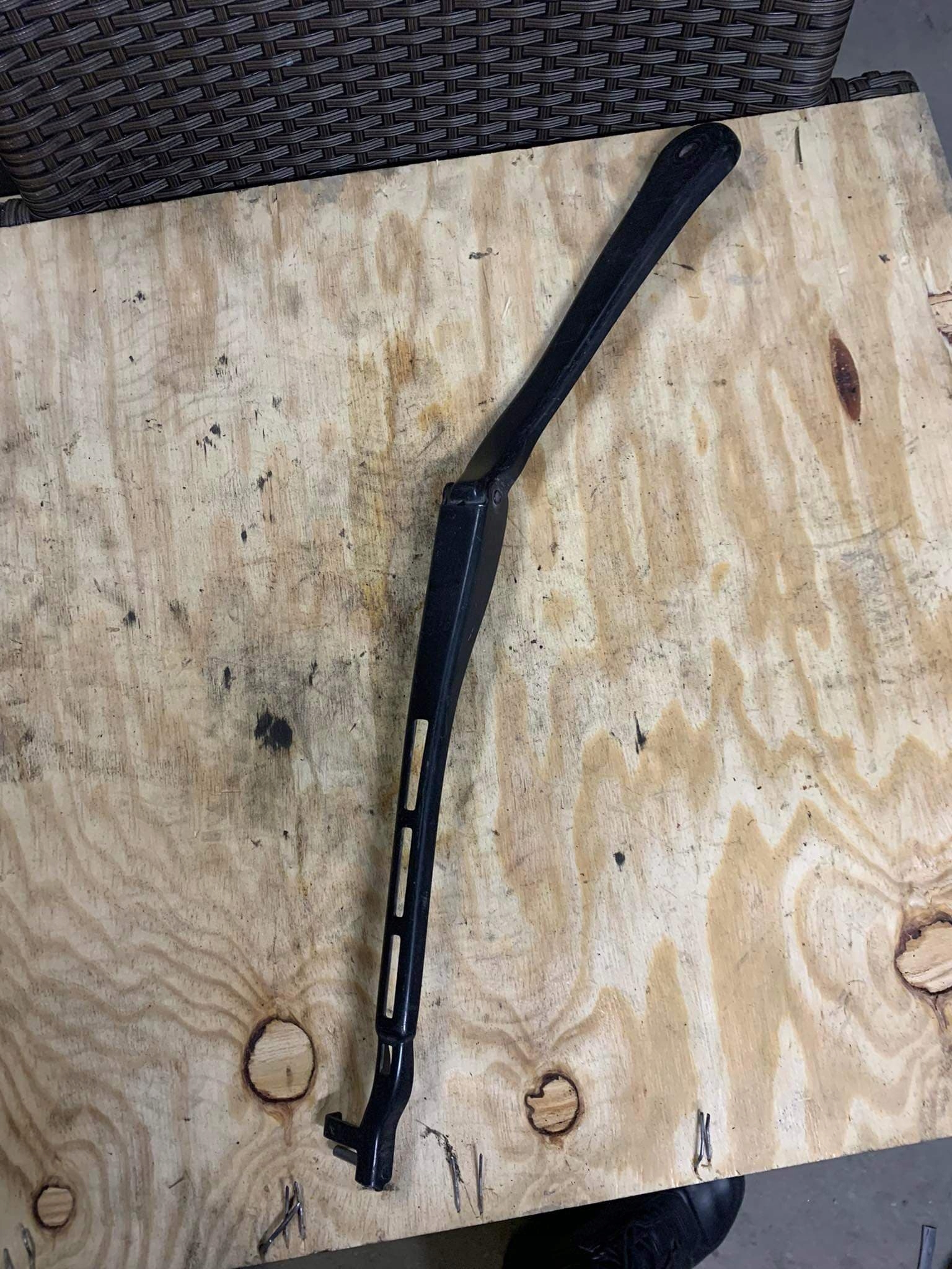 BMW E92 важіль склоочисника 179158