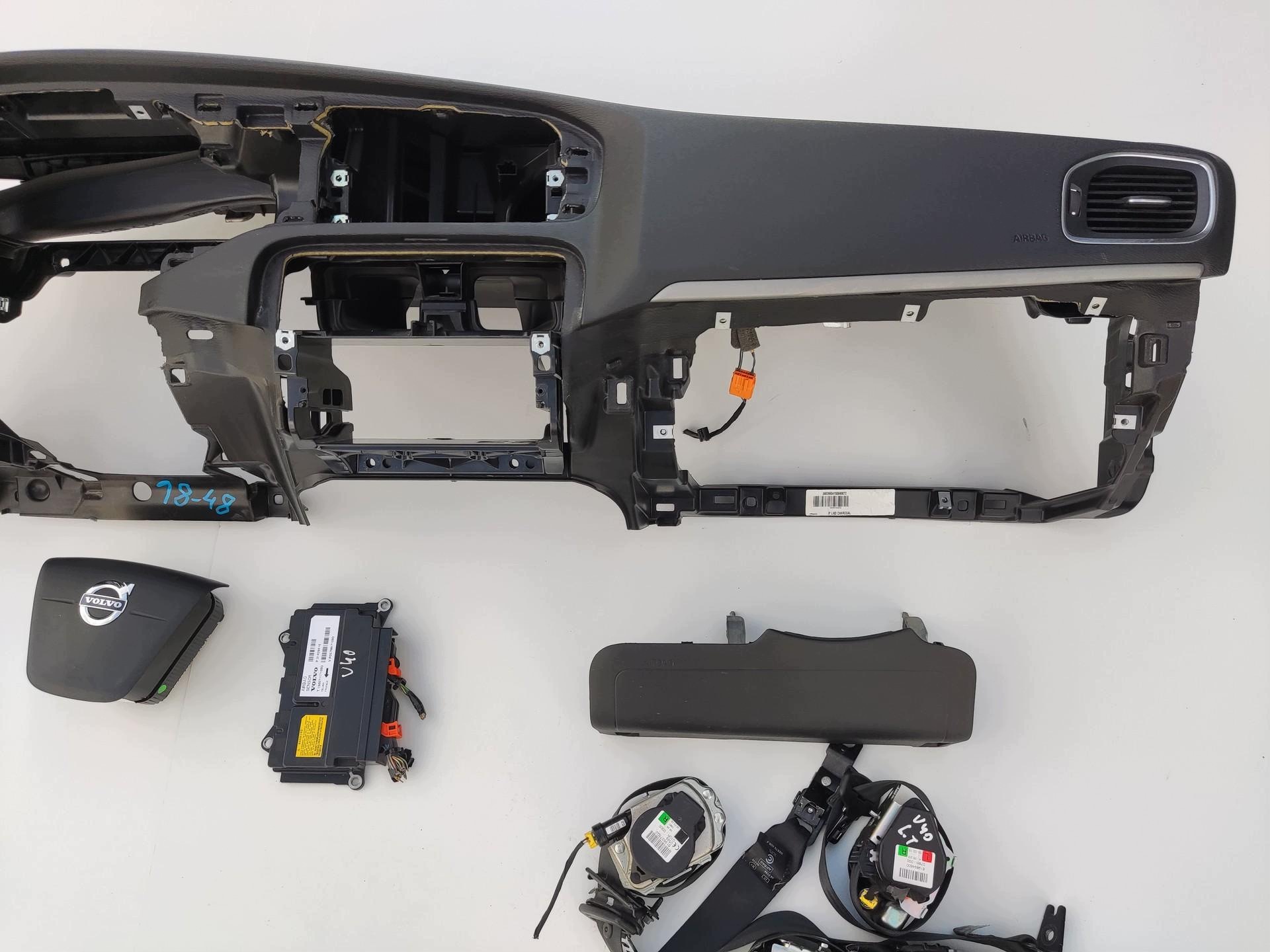 dashboard console airbag airbag tension belts SENSOR VOLVO V40 II 2012-2016