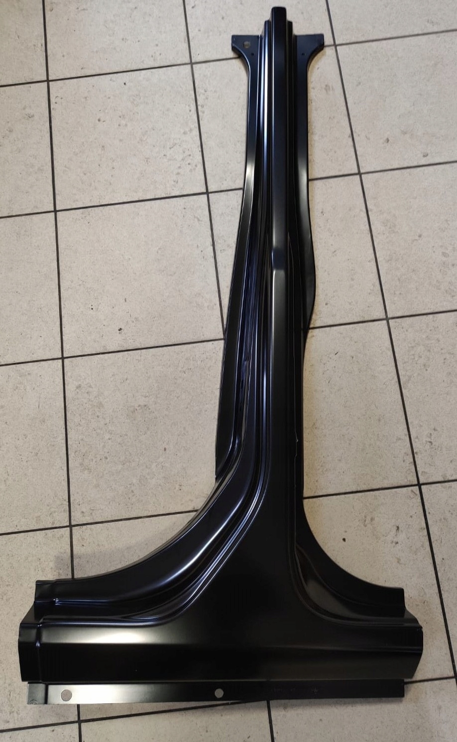 68302719AC - ОБШИВКА ЛЕВОЙ СТОЙКИ WRANGLER JL 18 + GLADIATOR