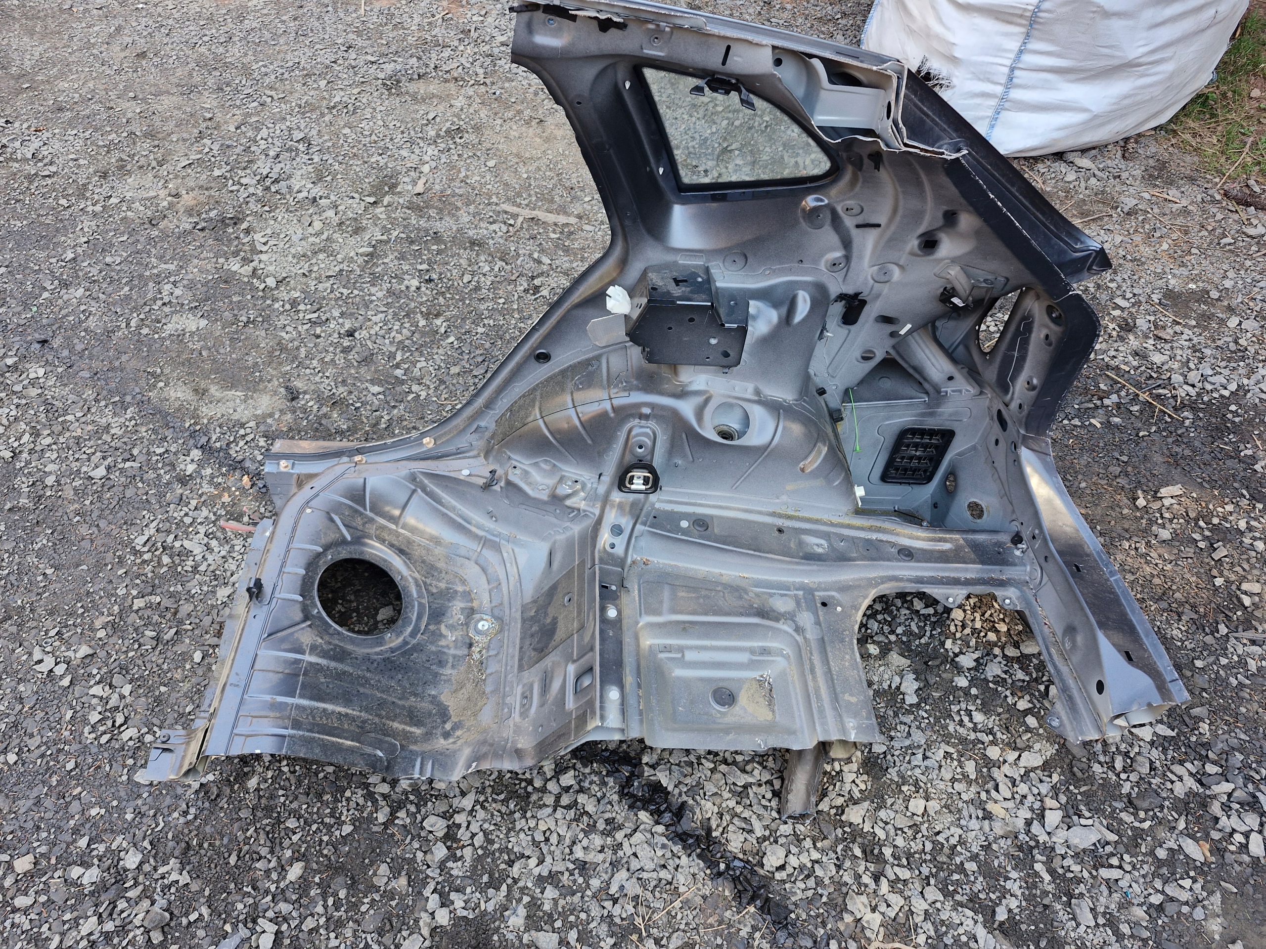 BMW X1 E84 threshold right BOK rear part rear quarter fender right side B39