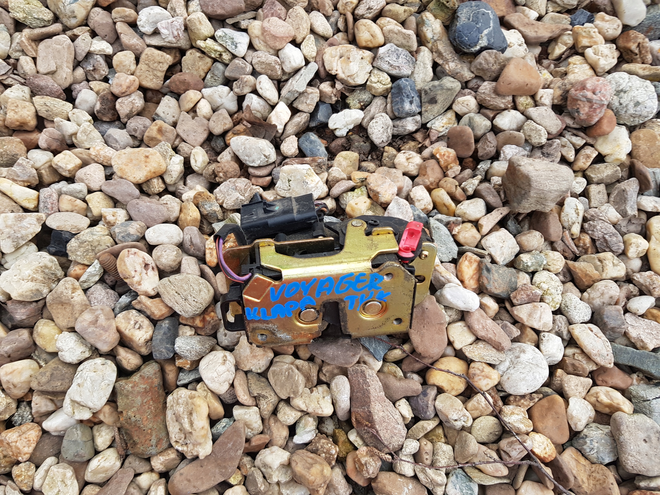 CHRYSLER GRAND VOYAGER ЗАМОК ЗАДНЕЙ КРЫШКИ БАГАЖНИКА