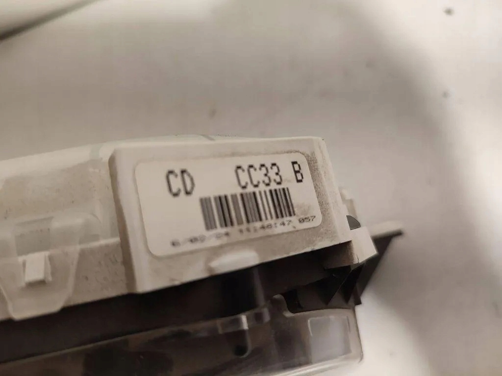 спидометр часы mazda oe CDCC33B