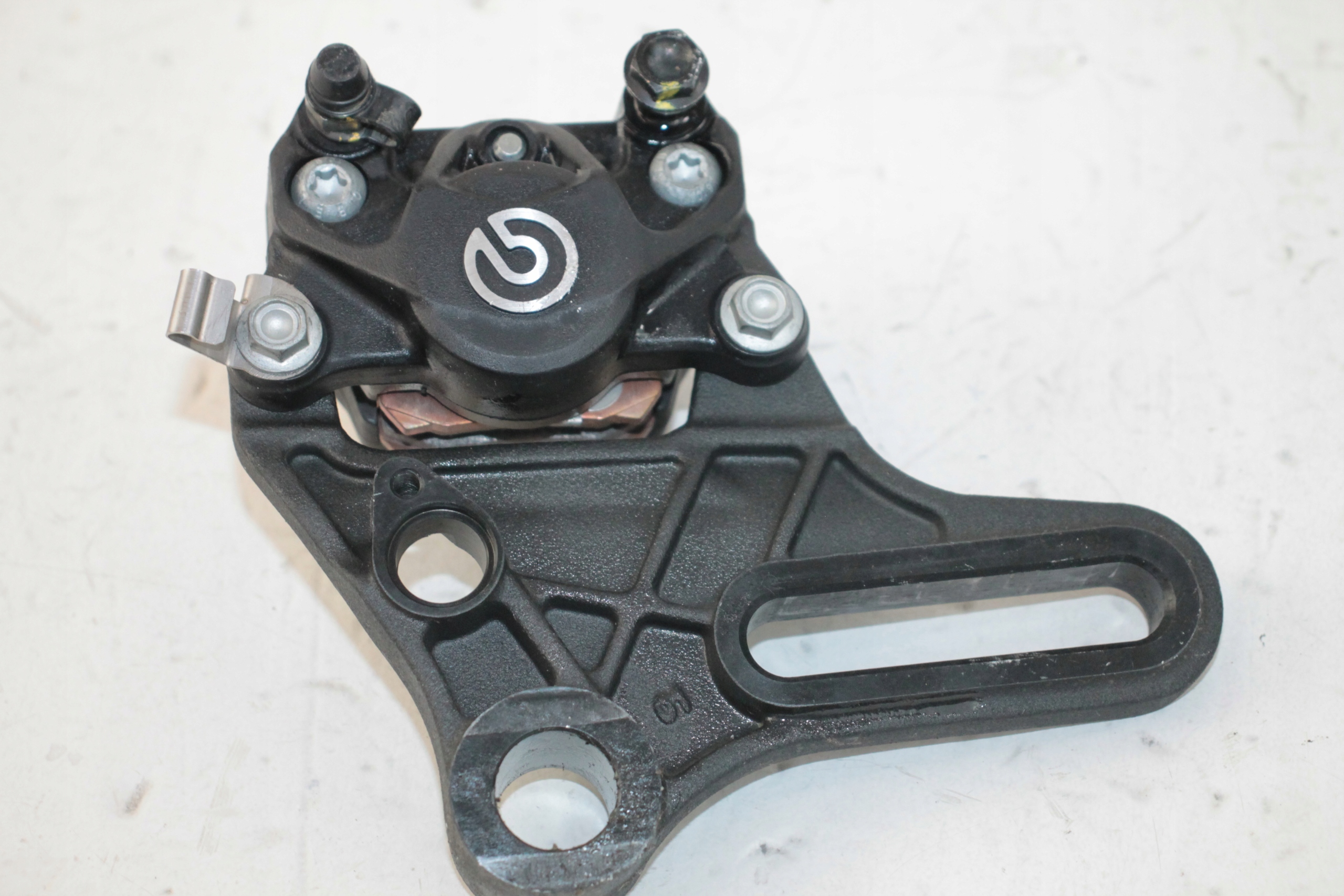 63 - APRILIA TUONO 660 21 + ЗАДНИЙ ТОРМОЗНОЙ СУППОРТ