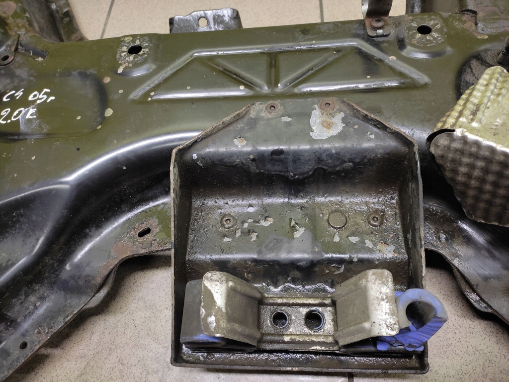 CITROEN C4 2.0 axle beam subframe axle beam