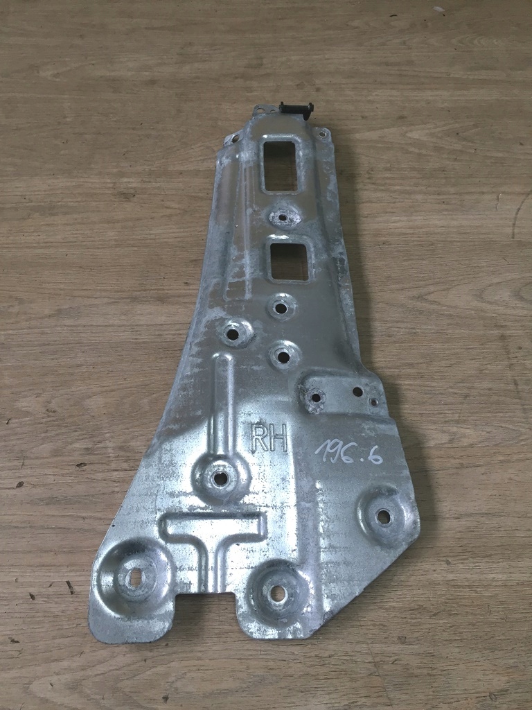 WZMOCNIENIE KIELICHA PRAWY TYL WEWNETRZNE TESLA X Part manufacturer Tesla