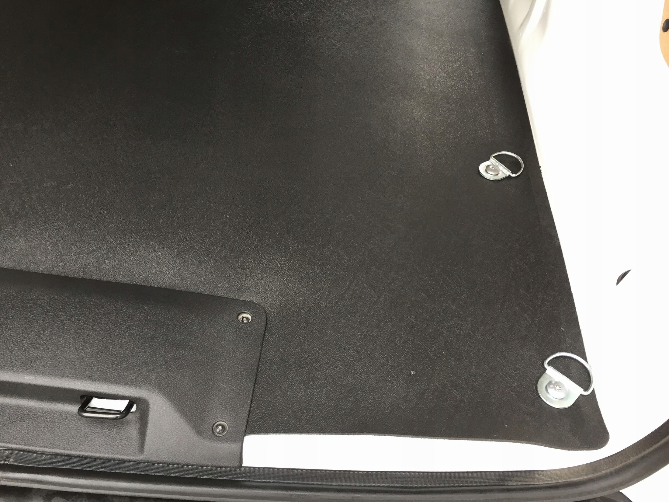 Mercedes Vito III od 2014r. Mata dywanik do bagażnika Materiał guma