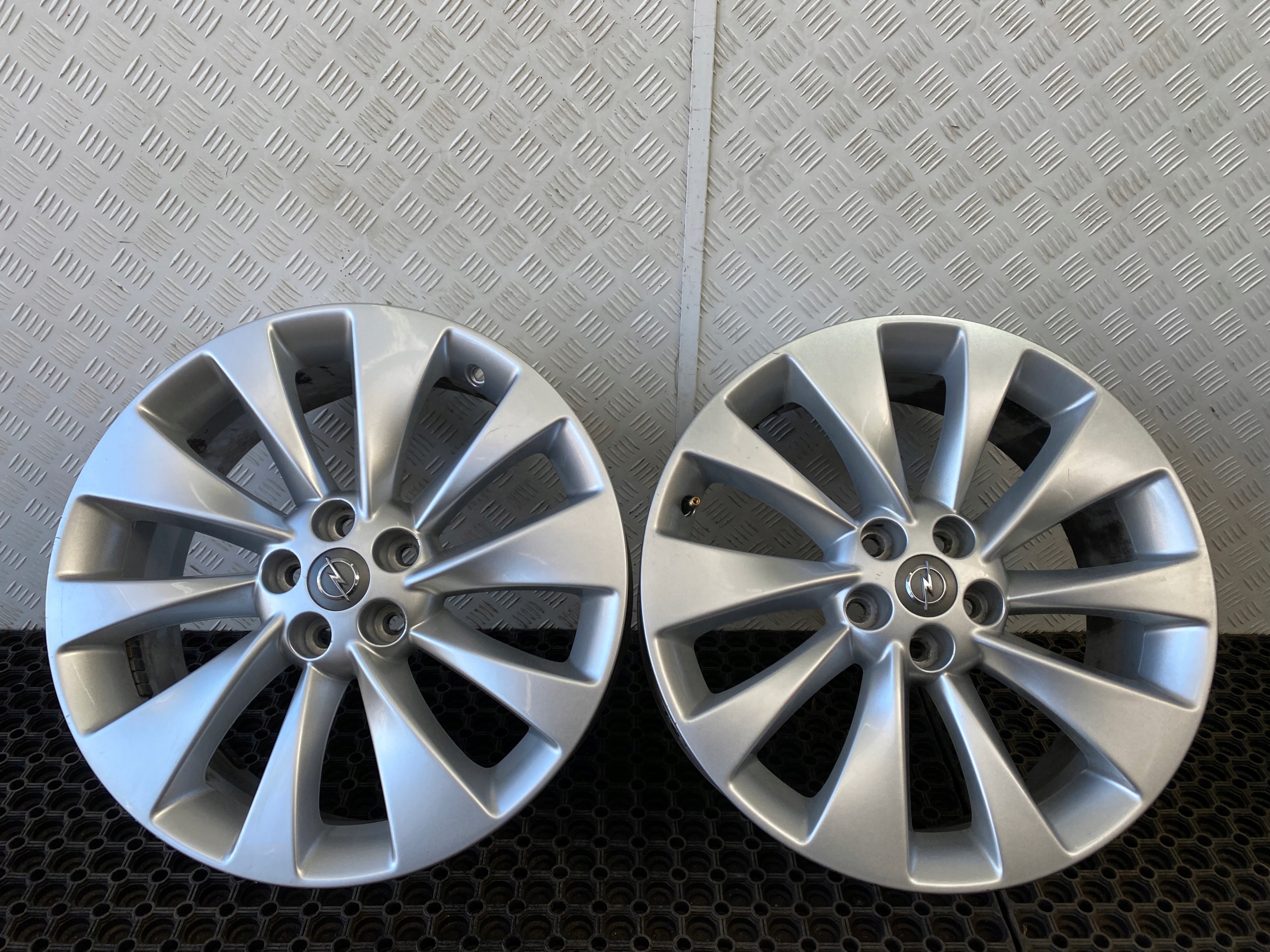 OPEL ASTRA V K 15-21 original disk disk 18'' 5x105 7J ET38
