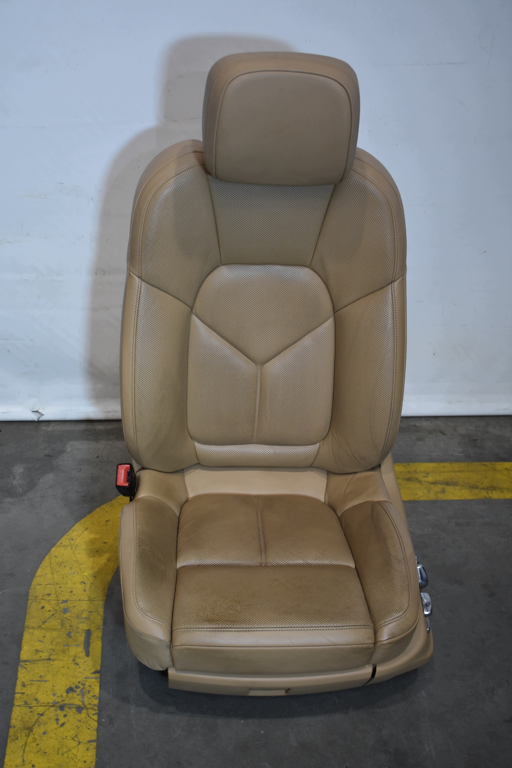 seat driver´s front left leather GRZANA+ module LUXOR BEIGE PORSCHE MACAN 1