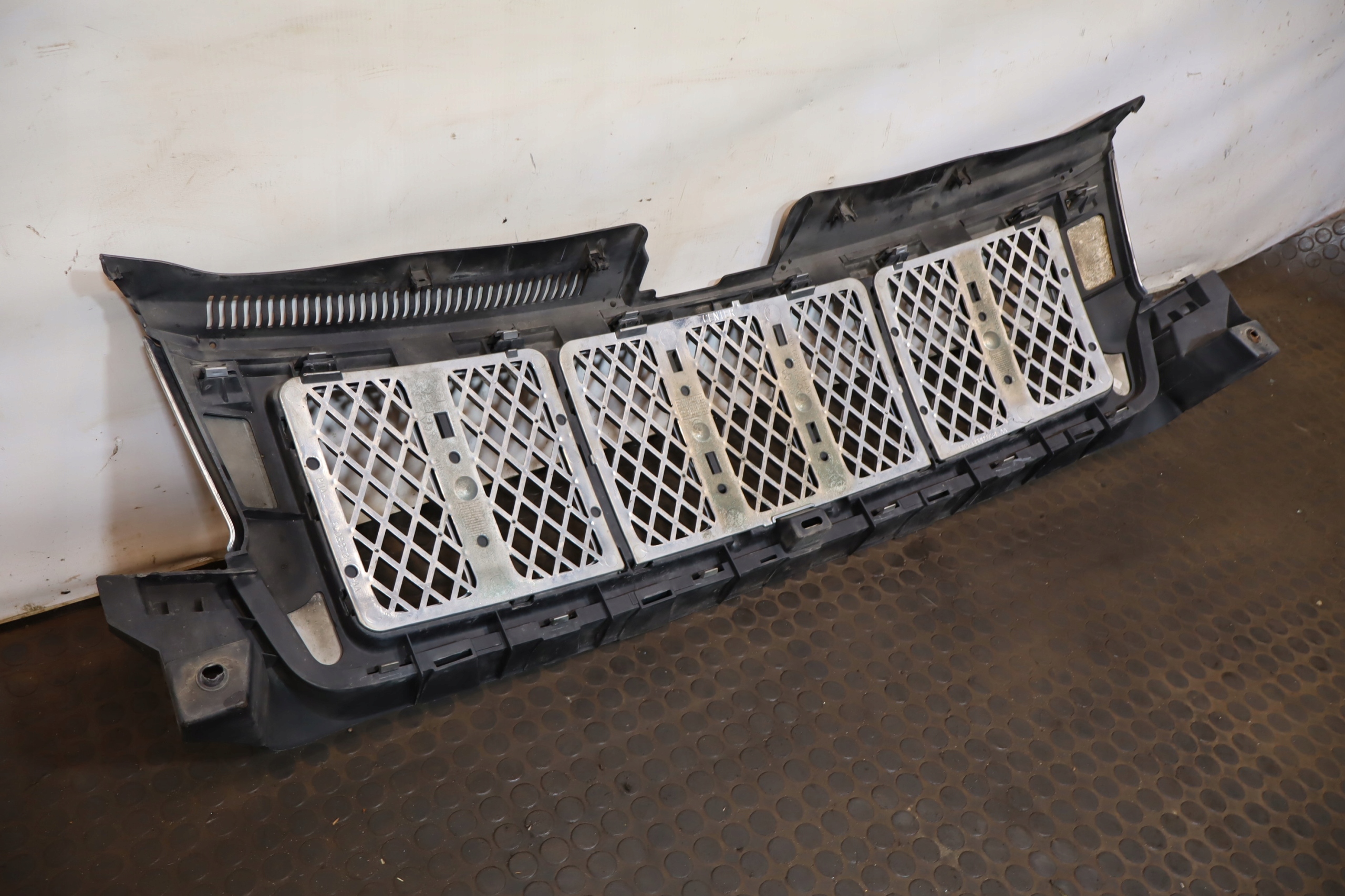 Jeep Cherokee J Kühlergrill FRONTGRILL Kühlergitter - Thumbnail 2