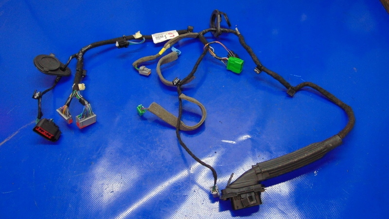 31318680 - ЖГУТ ПРОВОДОВ ДВЕРИ ЛЕВЫЙ ПЕРЕДНИЙ VOLVO XC60 И 08-17ГОД