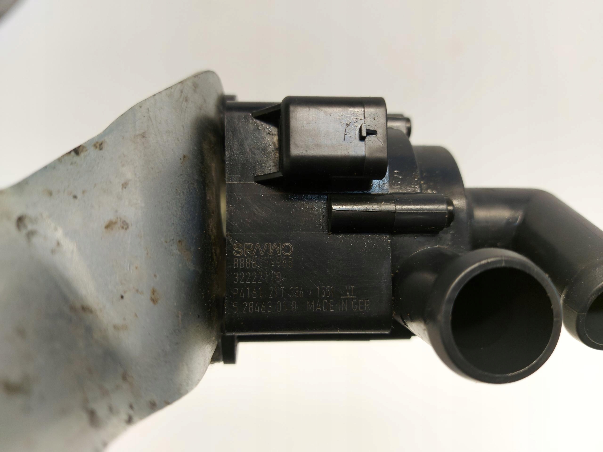 Volvo XC40 T5 EH water pump holder 32222110