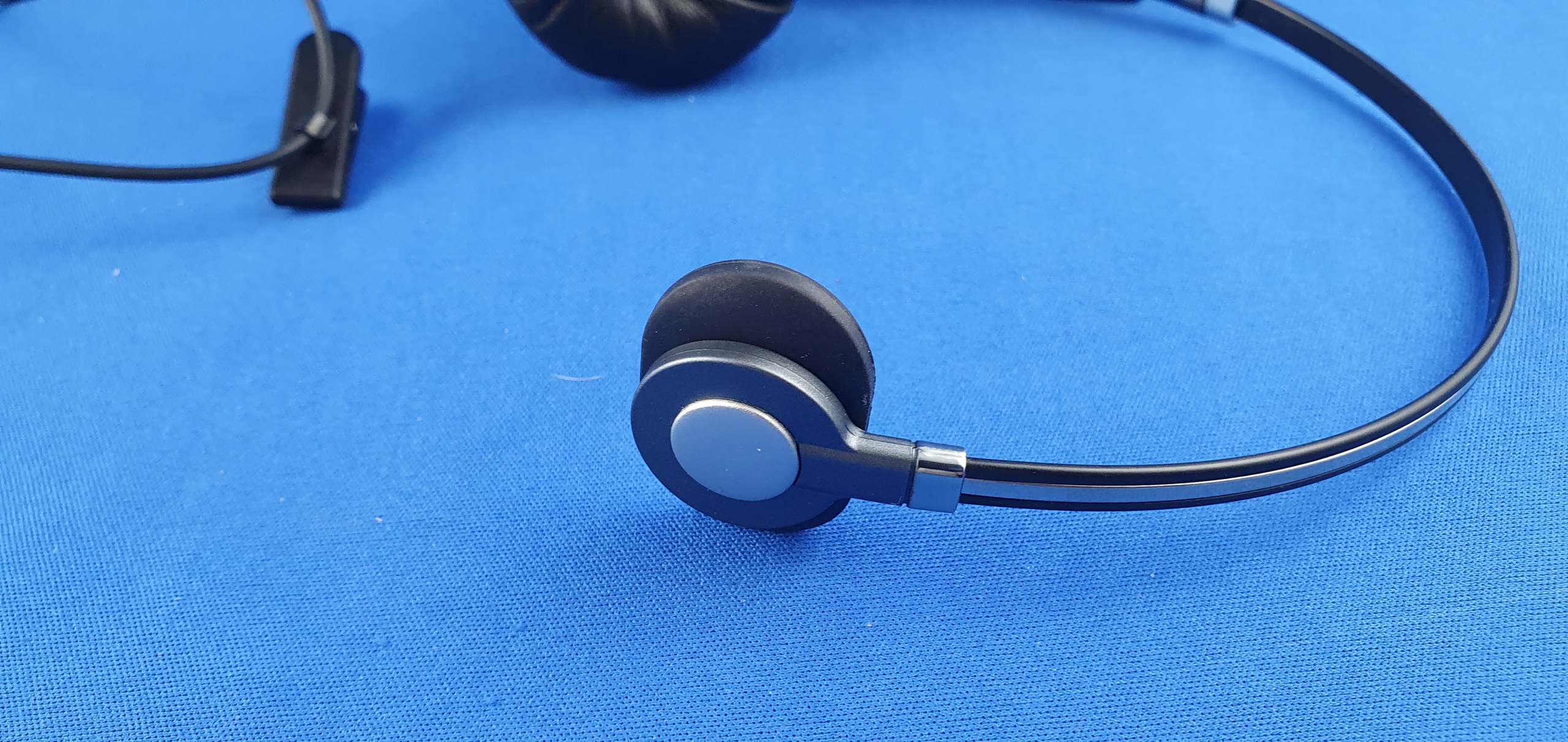 Profesjonalny zestaw słuchawkowy PLANTRONICS HW710 Rodzaj słuchawek nauszne