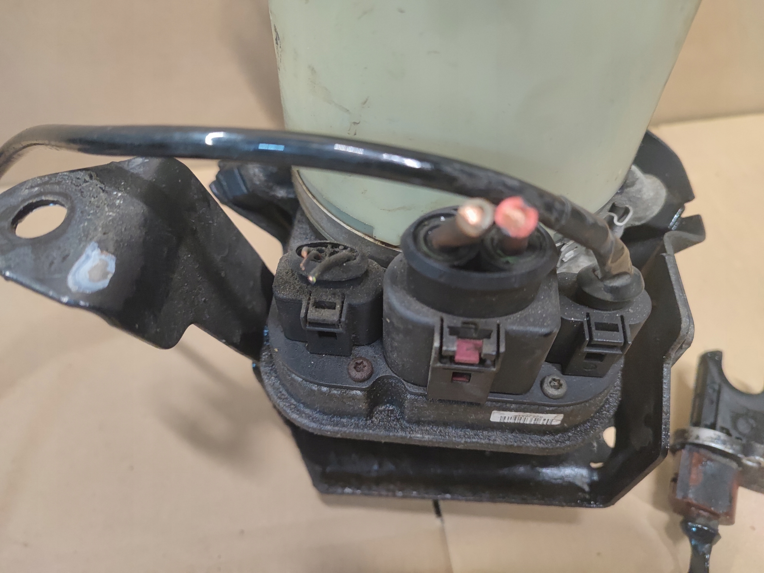 VW POLO 9N LIFT 05-09 servo pump electrical TRW + sensor 6R0423156