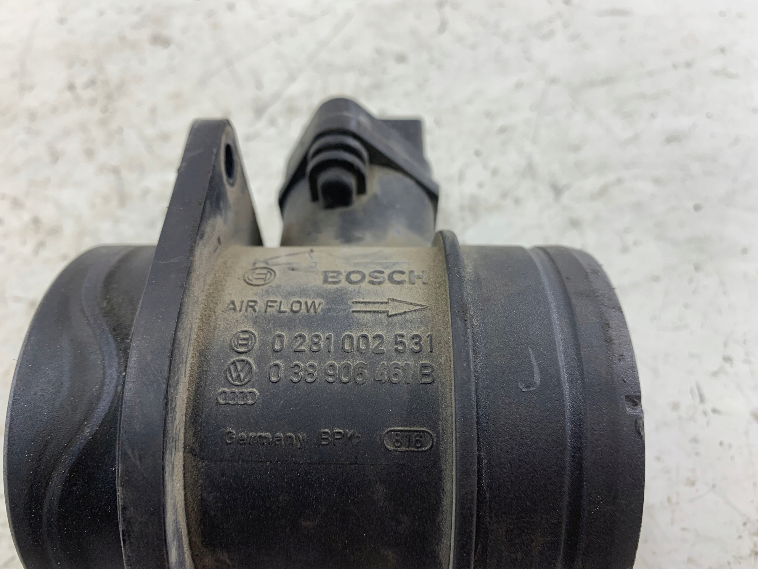 AUDI A3 8P VW GOLF V 1.9 TDI flow meter 038906461B