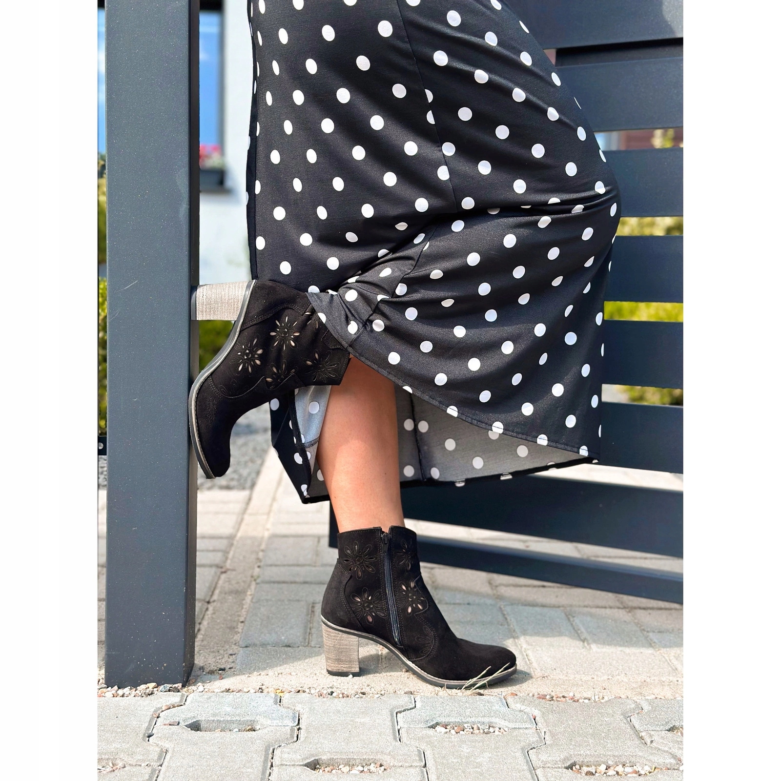 Semiš nubuková přírodní kůže kotníkové boty na ažurovém podpatku Lena černé 37