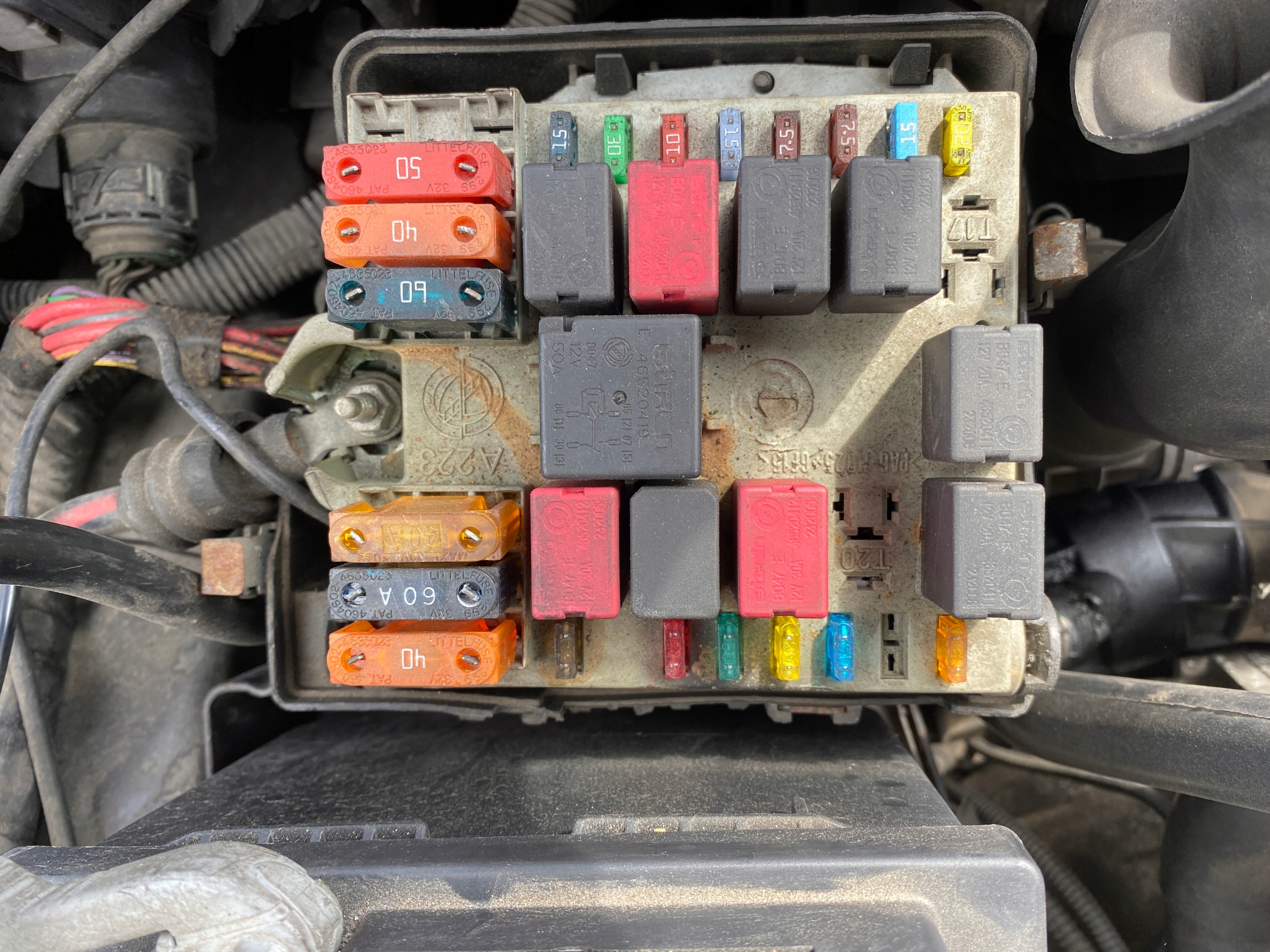 Alfa Romeo 147 FL 00-10 Module fusibles 1.9 JTD