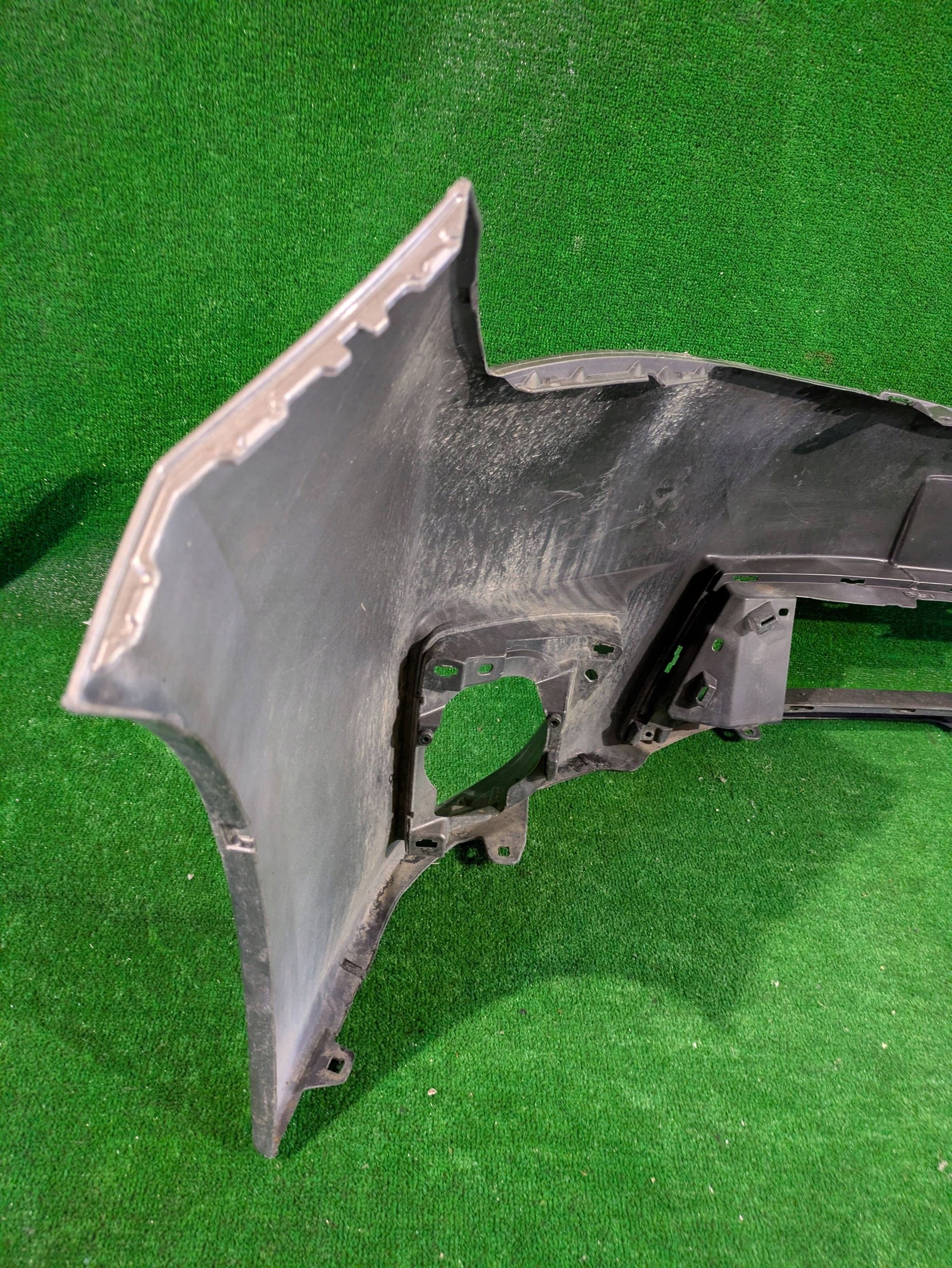 front bumper TOYOTA COROLLA E16 13- without pdc