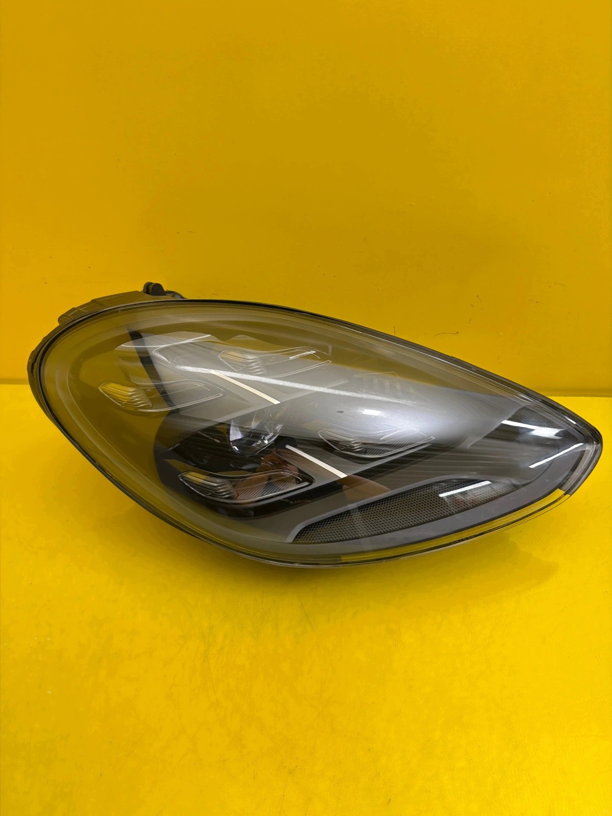 light right Porsche Panamera 973941036 Matrix GTS