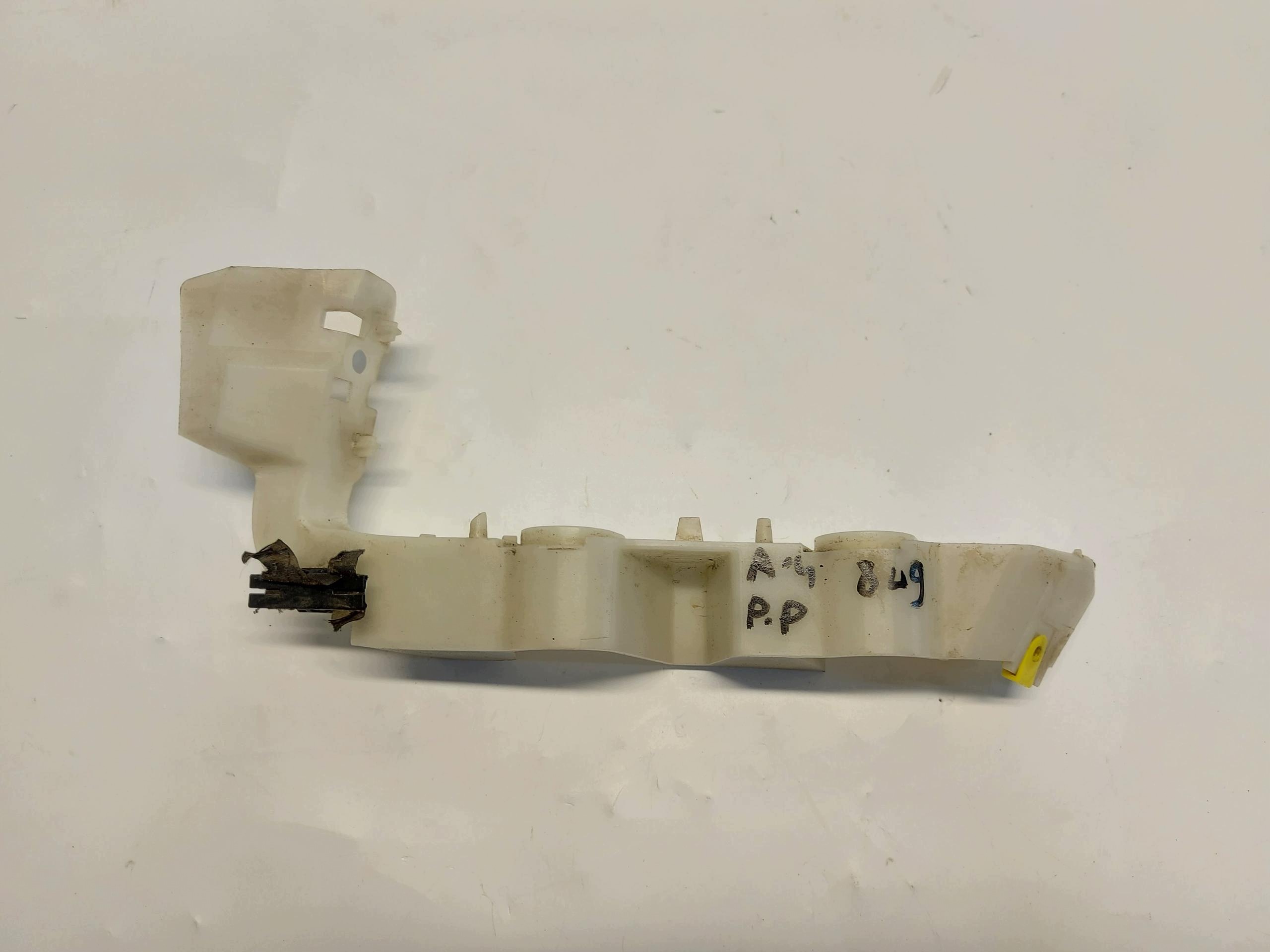 Audi A4 B9 8W LIFT Kombi 8W9 bumper bracket right front