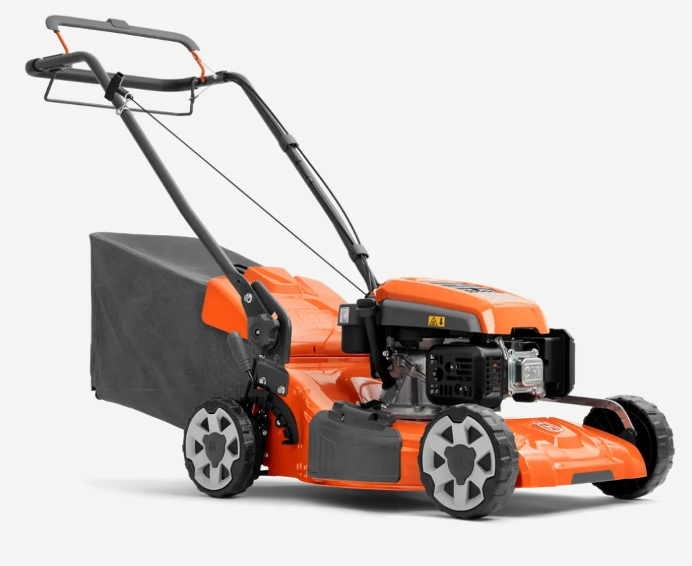 Kosiarka spalinowa Husqvarna LC 151S w kolorze czarno-białym
