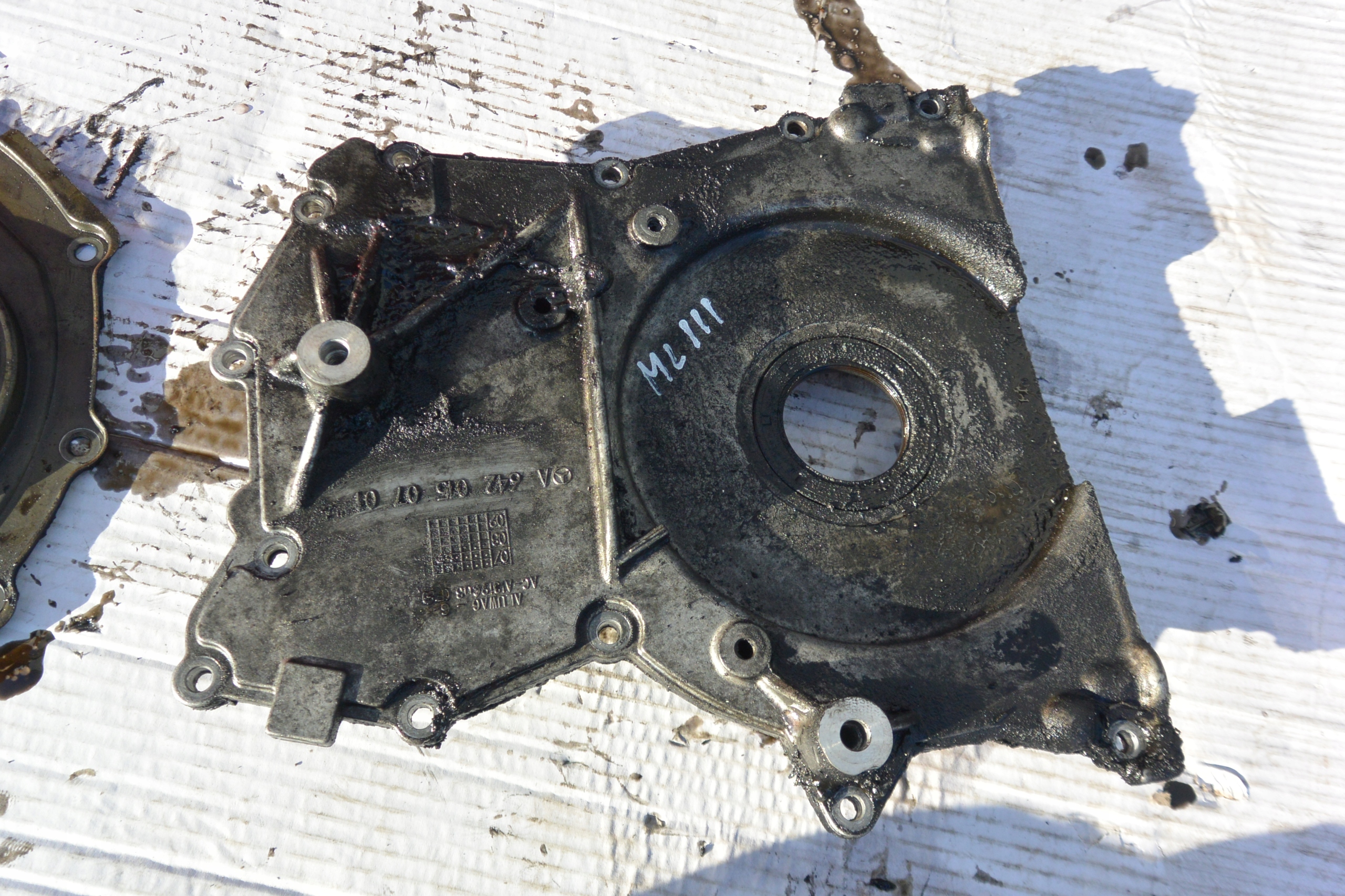 COUVERCLE CARTER DISTRIBUTION 3.0 CDI V6 MERCEDES GL ML 164