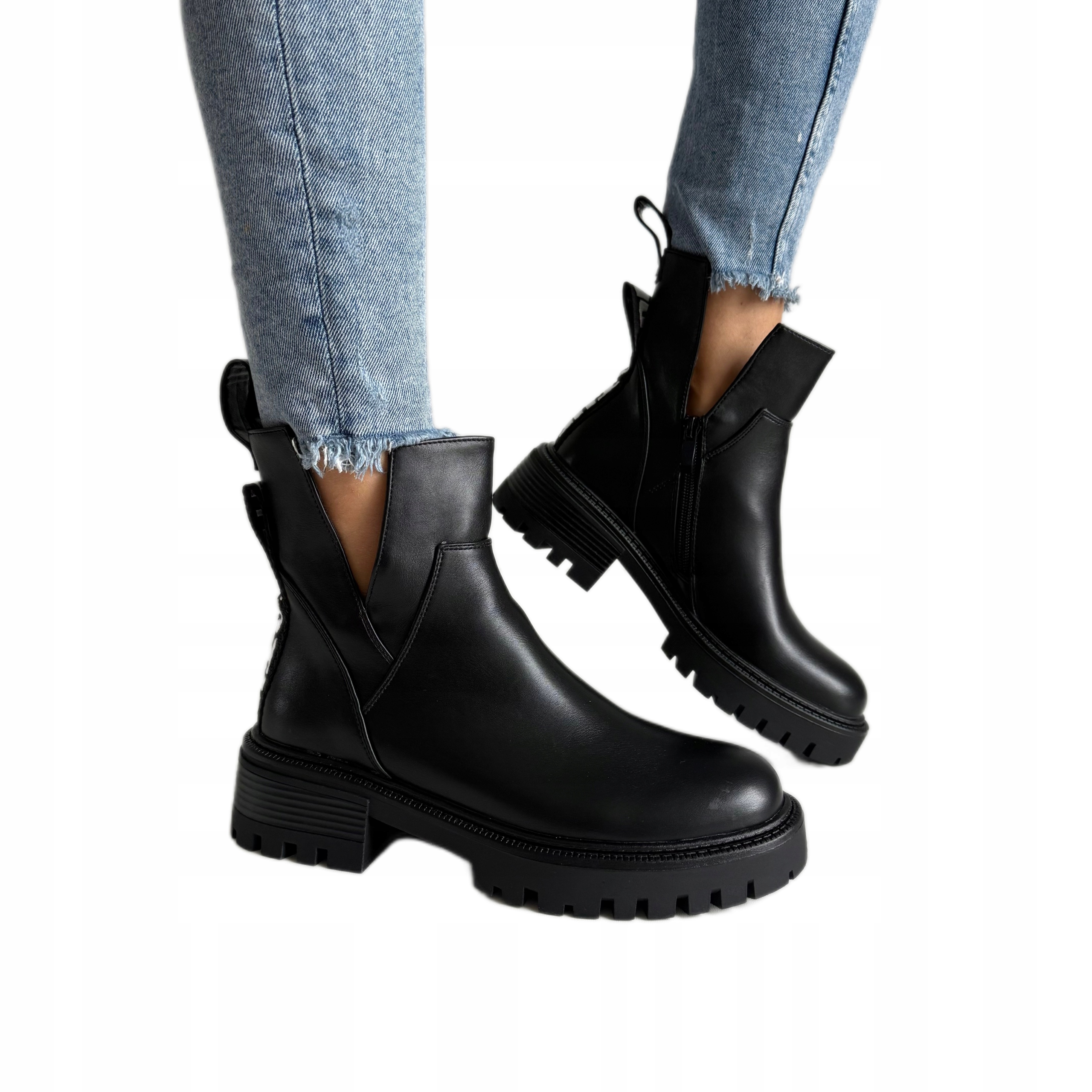 Dámské kotníkové boty černé workery trapery s klasickými vroubky, zateplené, velikost 40