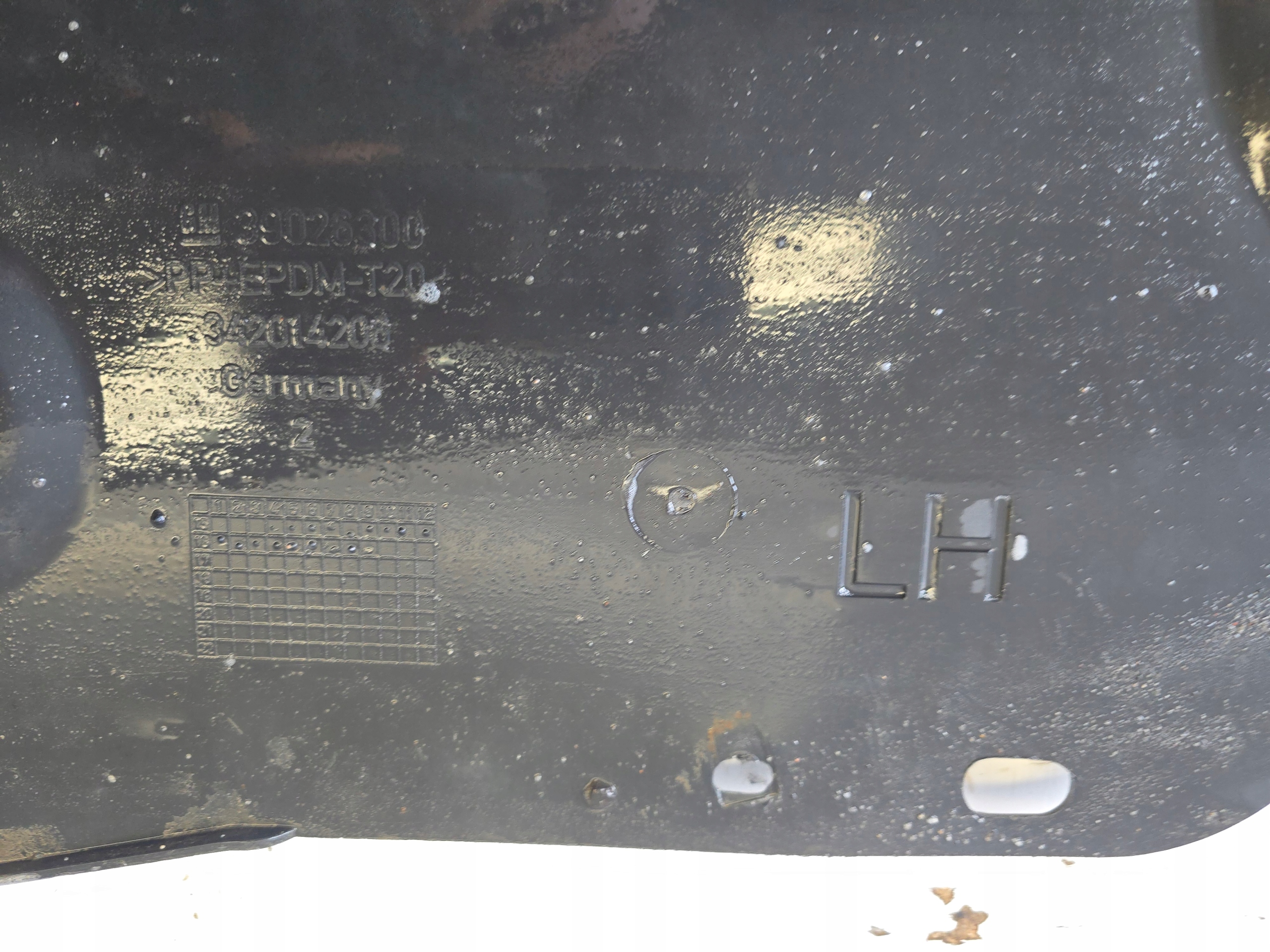 OPEL ASTRA K 5 V left lower motor cover 39026300