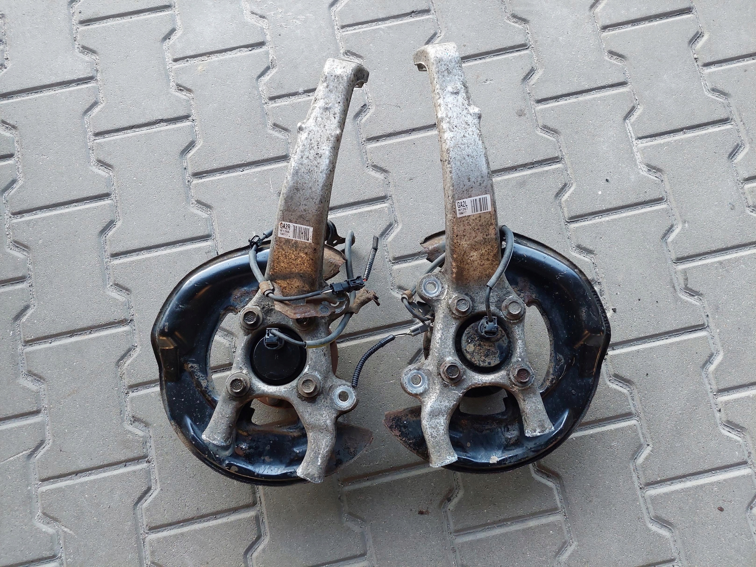 swing front front left LEXUS IS III 300 H 2.5