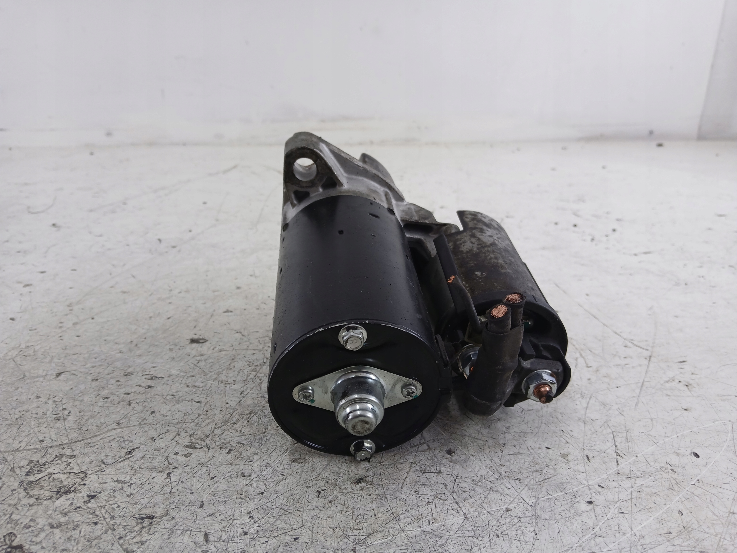 AUDI A4 B6 2.4 starter 10682564