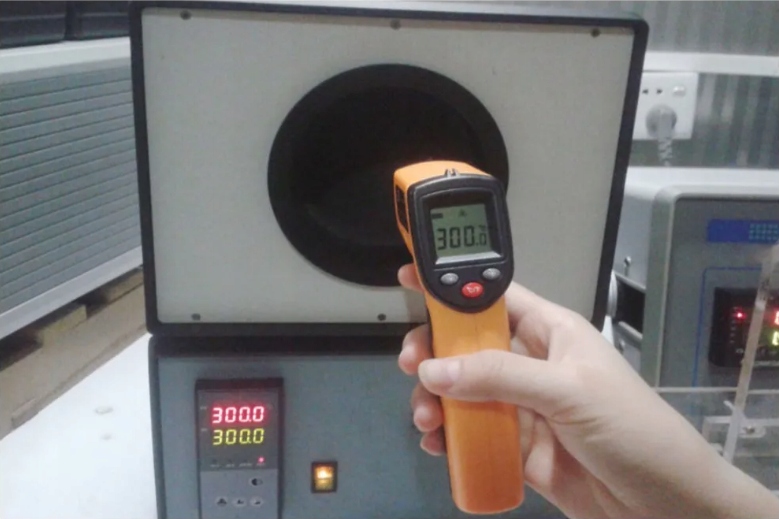 PIROMETR TERMOMETR LASEROWY BEZDOTYKOWY MIERNIK TEMPERATURY -50 +400 st.C Zakres pomiaru temperatury od -50 do 400°C