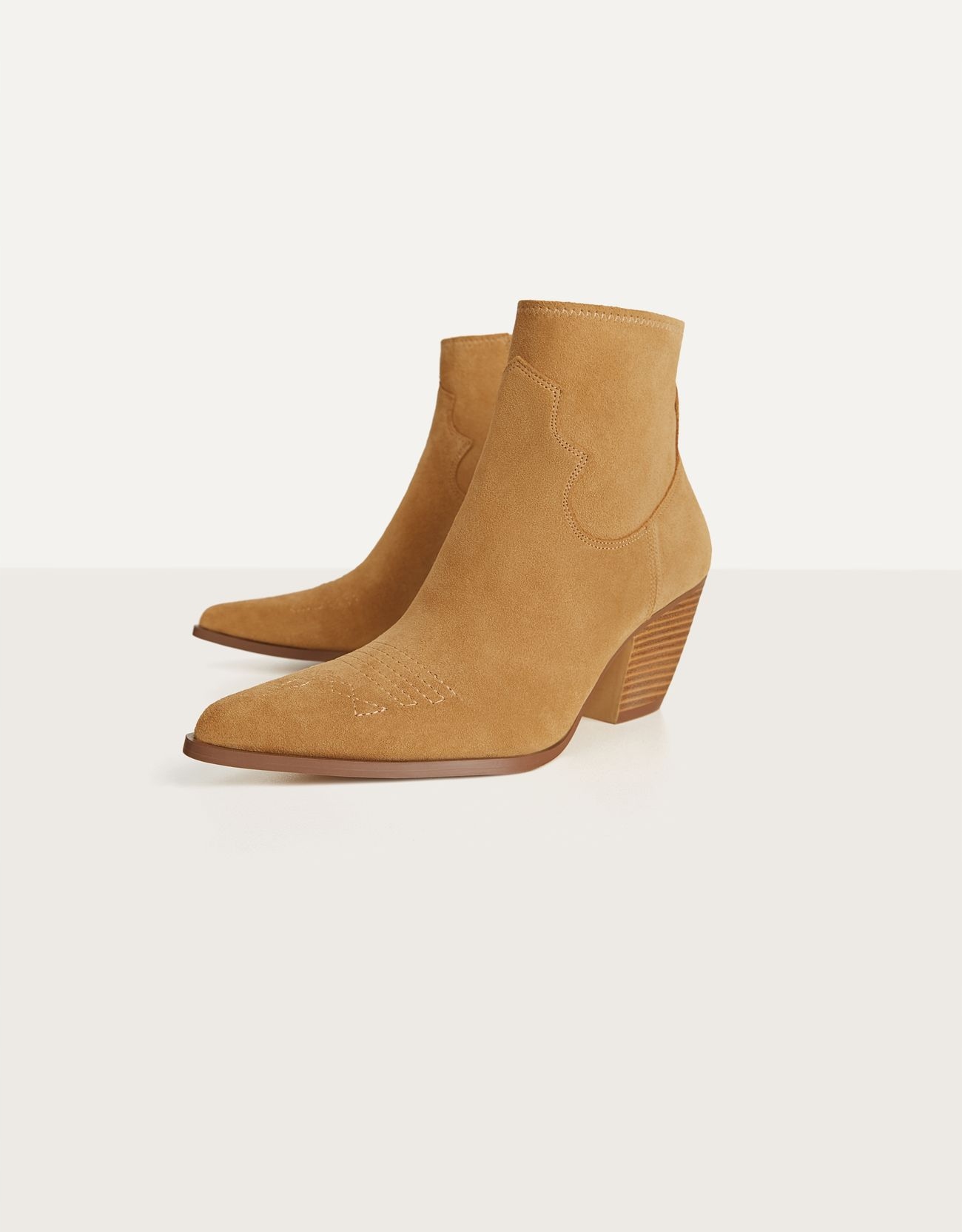 

Bershka_botki Skórzane Kowbojki Zamszowe 1114560