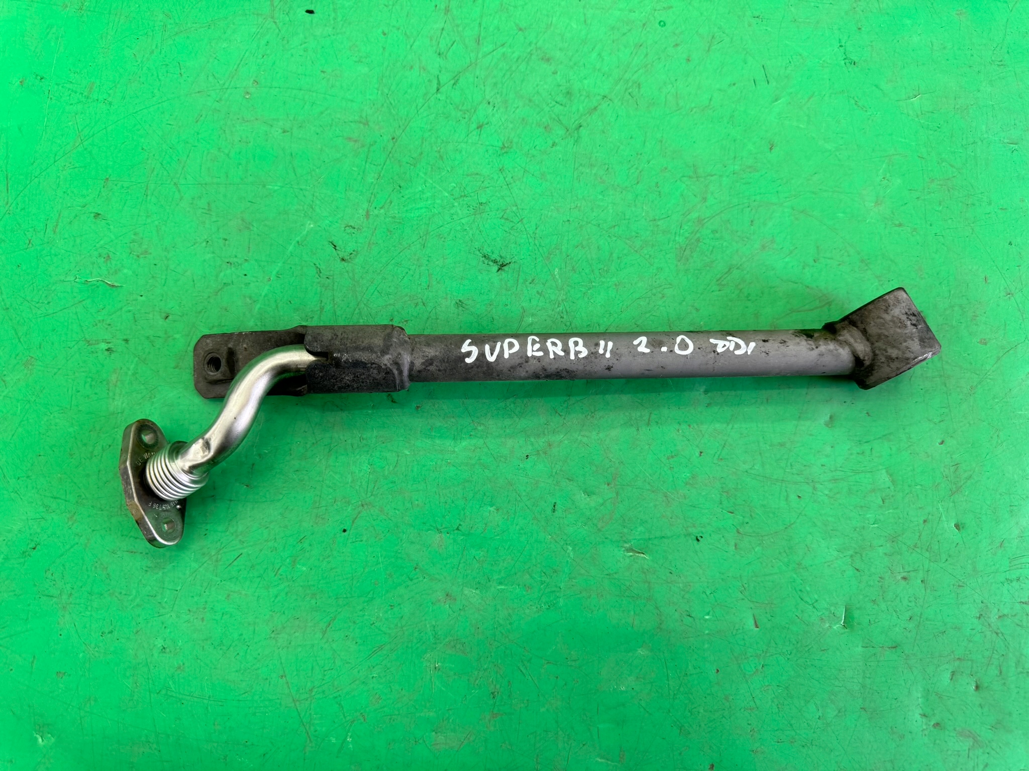 RURKA PRZEWÓD SPŁYW TURBOSPRĘŻARKI 03G145736F SKODA SUPERB II 2.0 TDI 08-