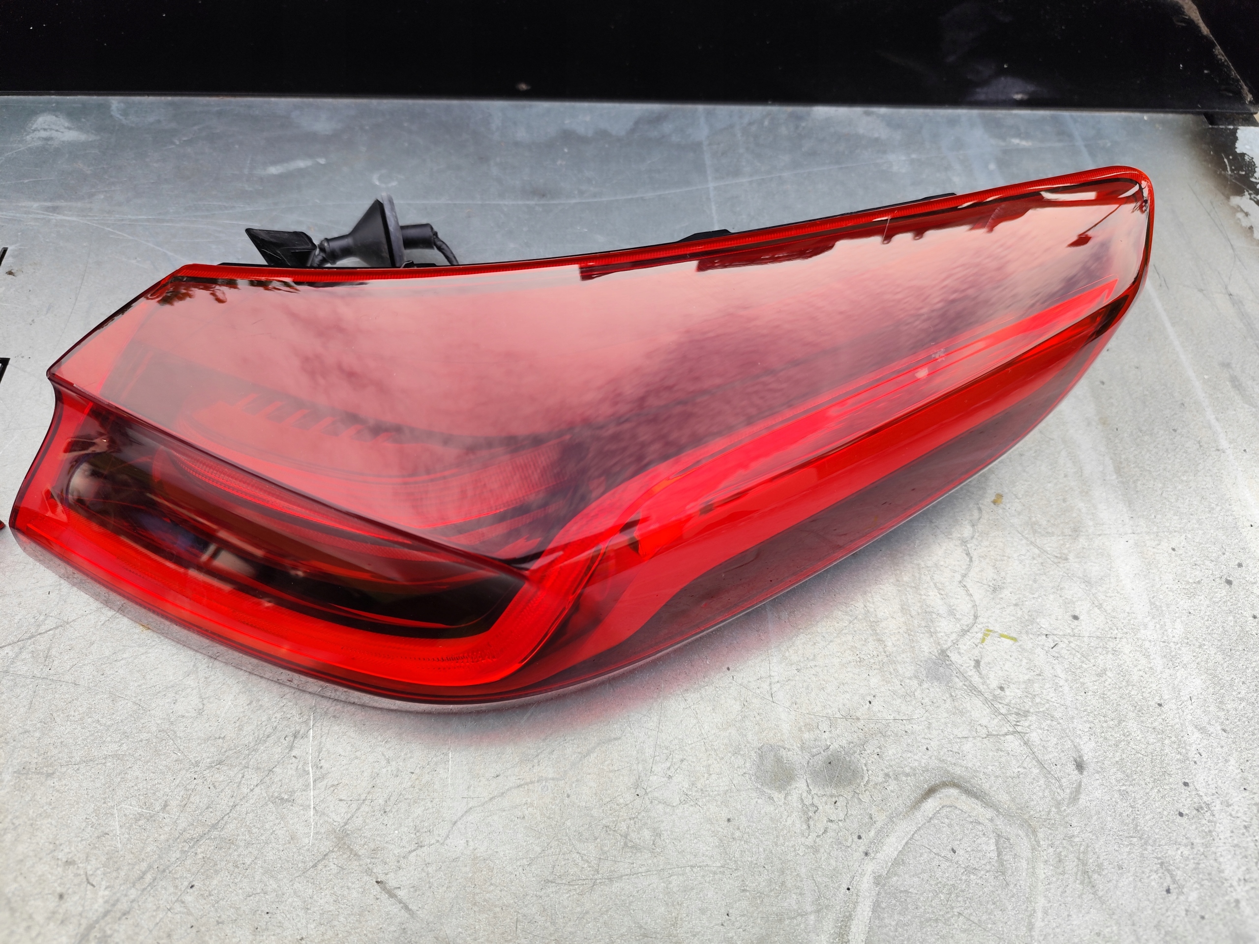 KIA X-CEED light rear part rear right