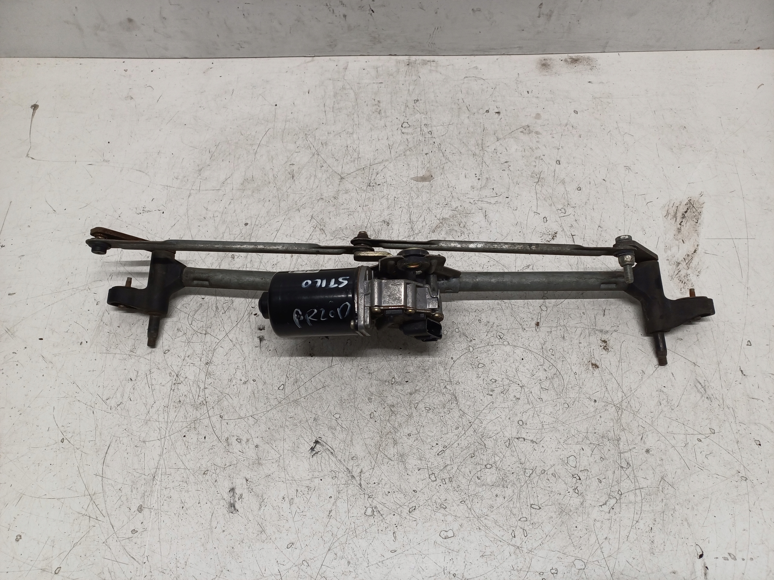 FIAT STILO 01-07 MECHANIZM WYCIERACZEK PRZÓD 60511006