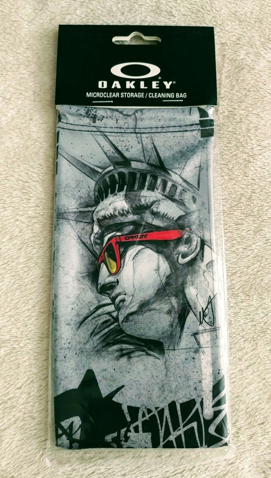 

Oakley Microbags Nyc Liberty etui na okulary