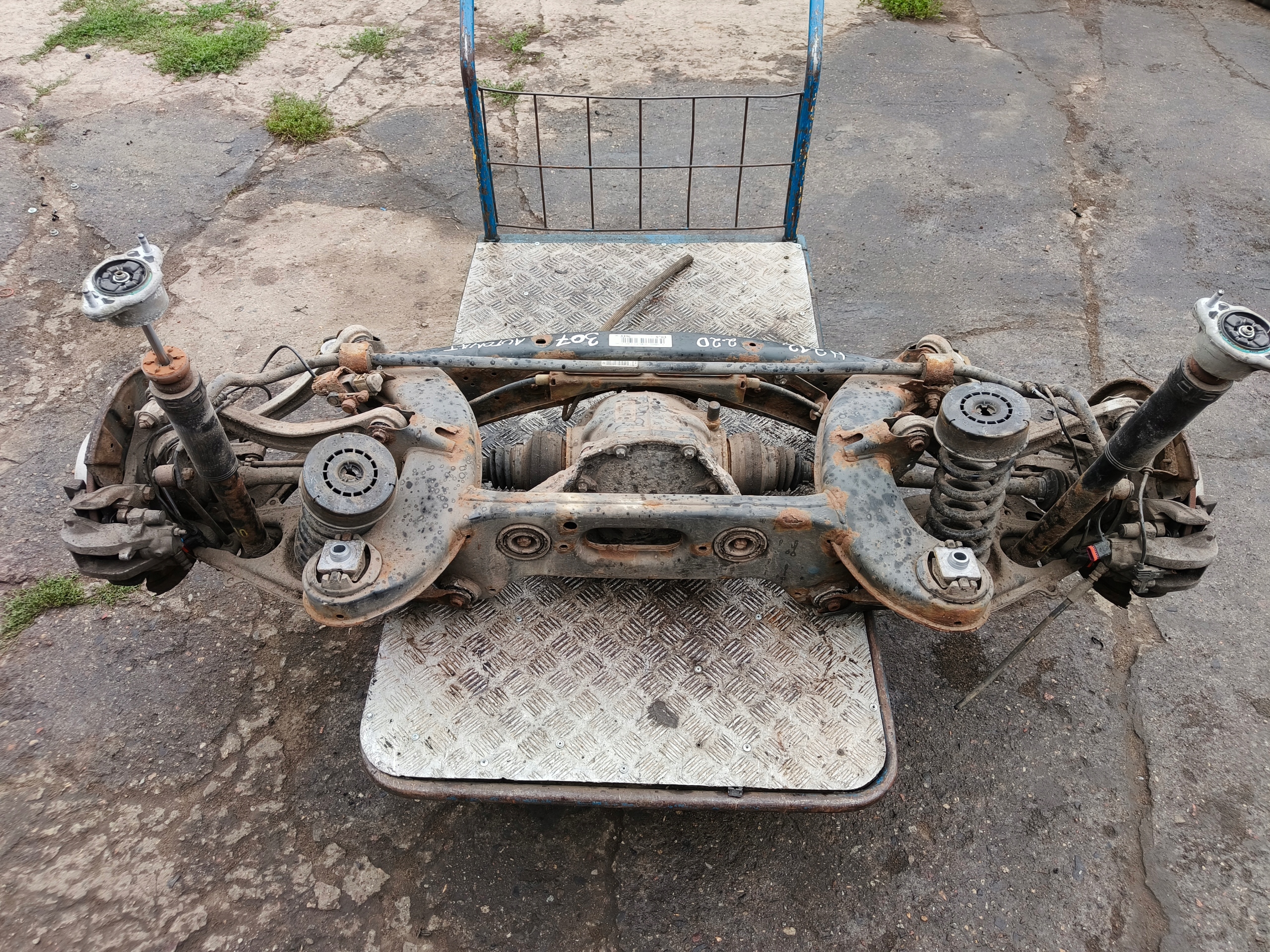 MERCEDES E W212 2.2 ZAWIESZENIE TYŁ DYFER SEDAN